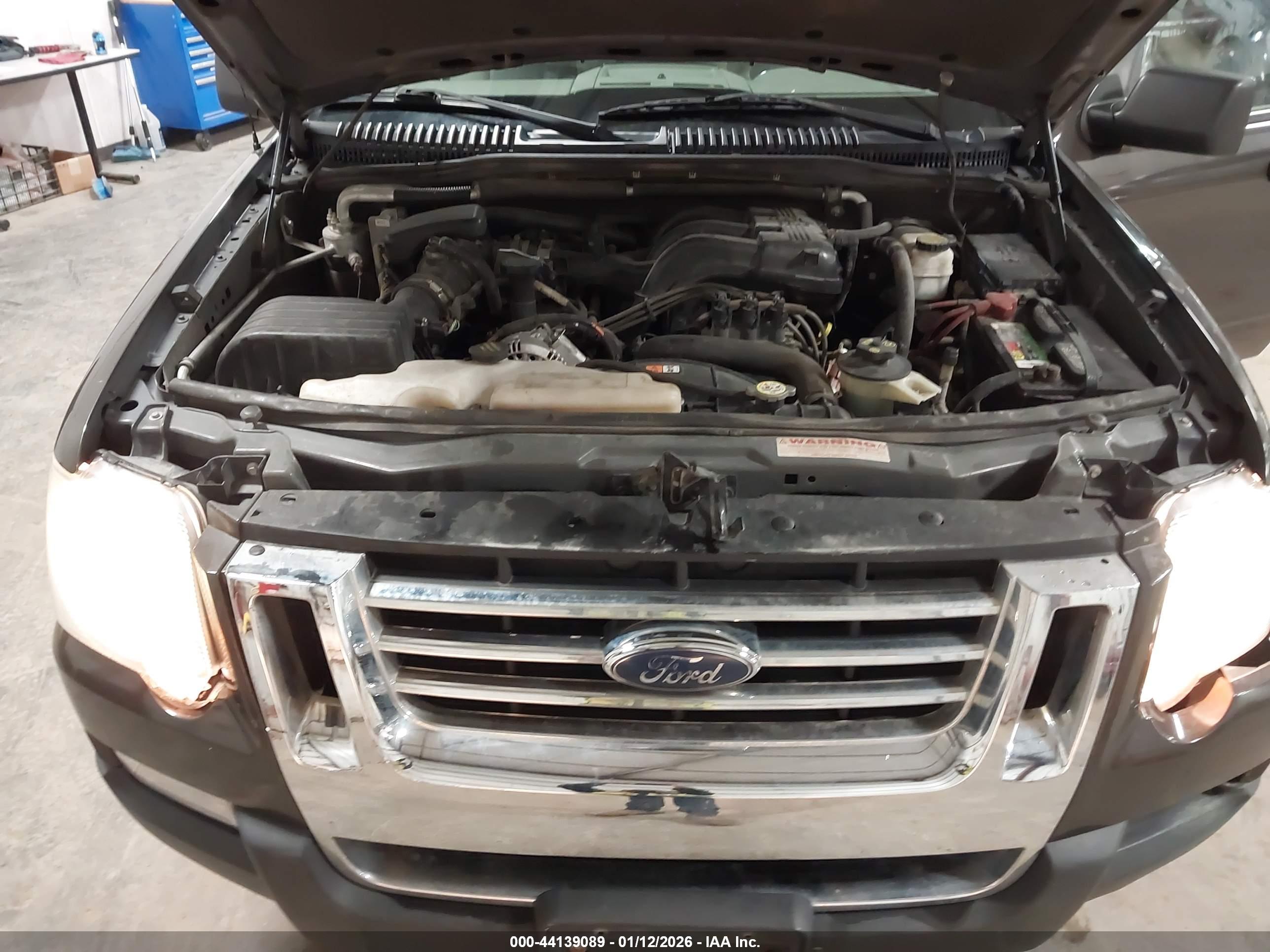 FORD EXPLORER image 10