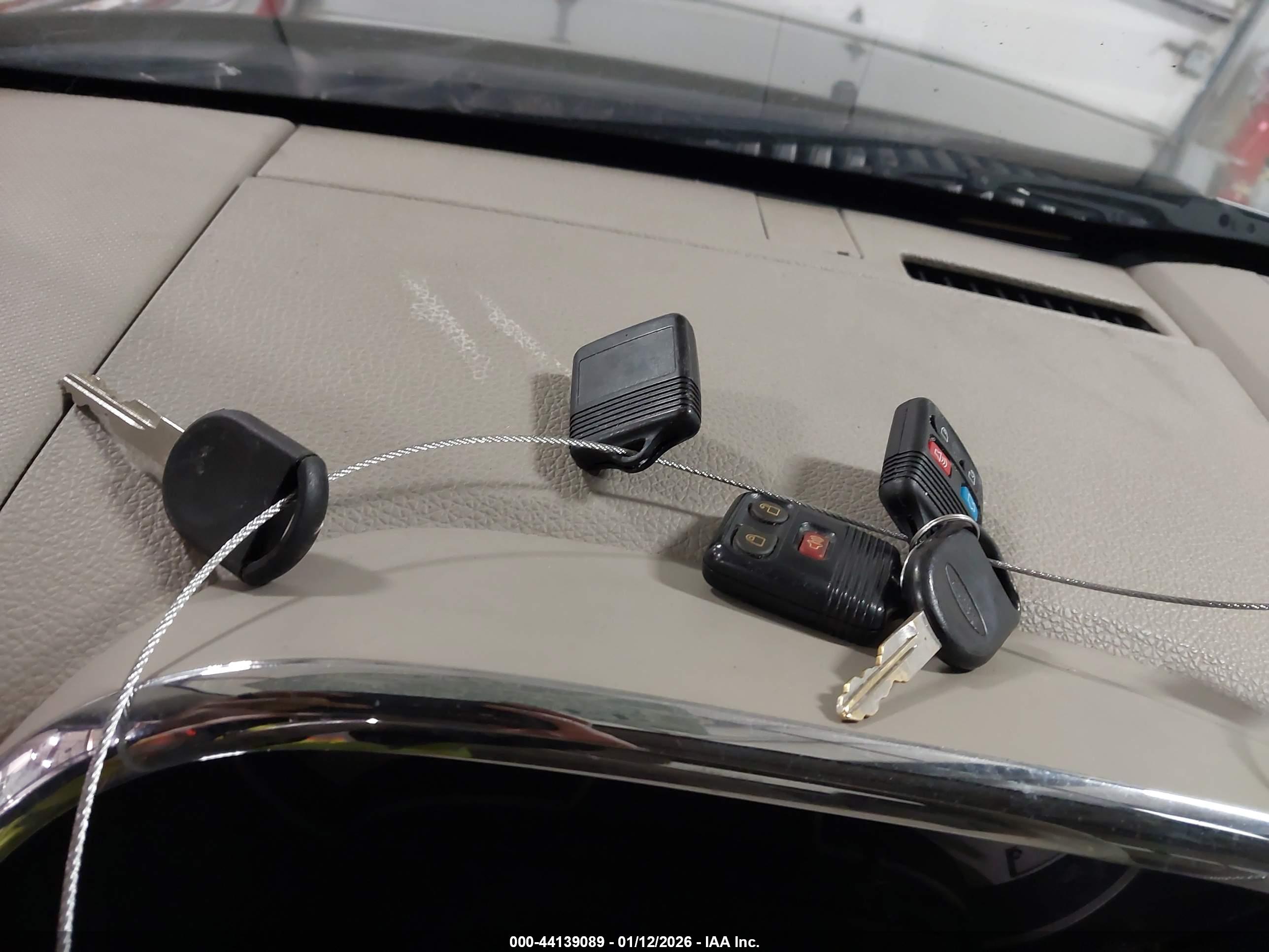 FORD EXPLORER image 11