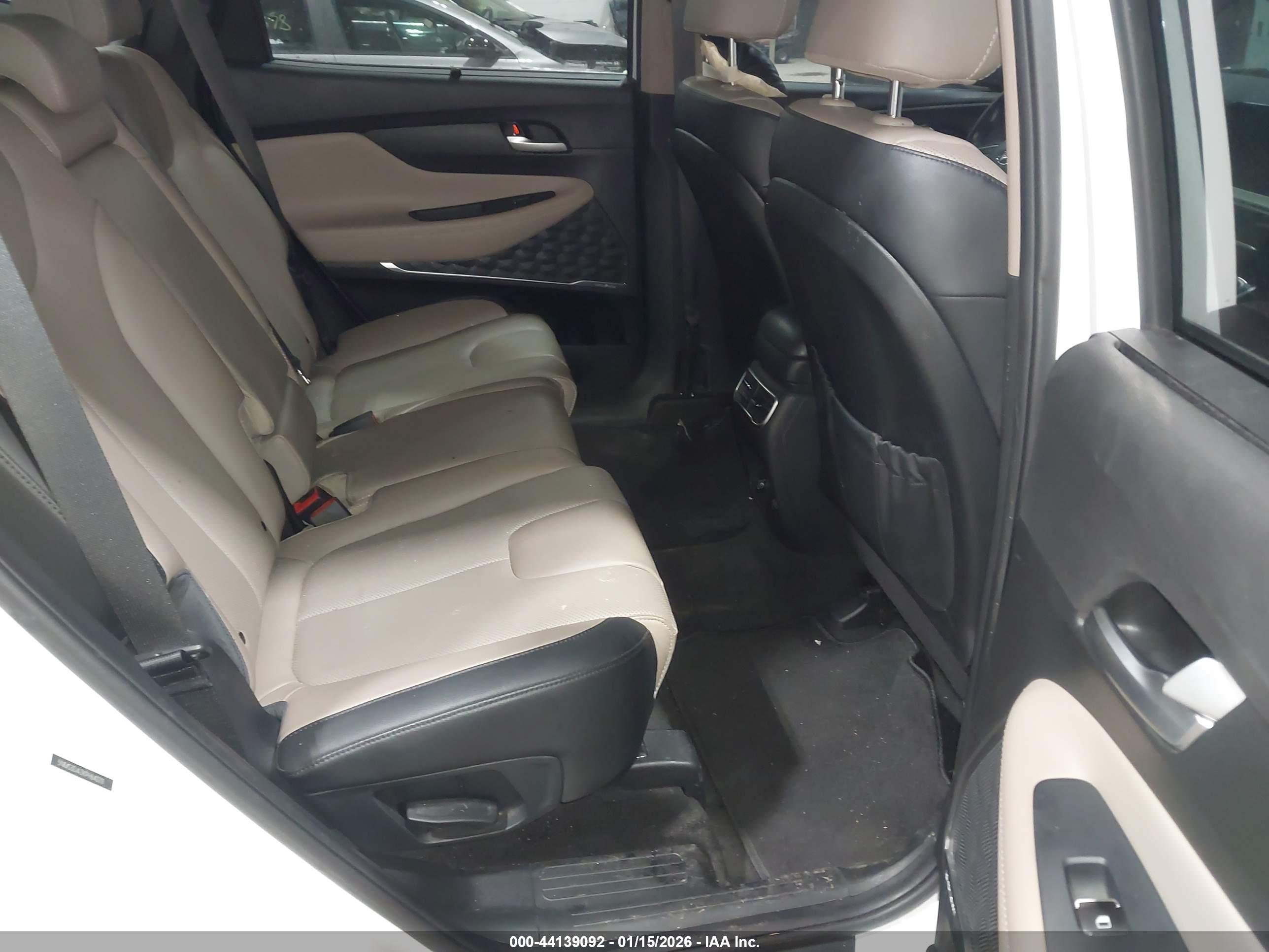 HYUNDAI SANTA image 8