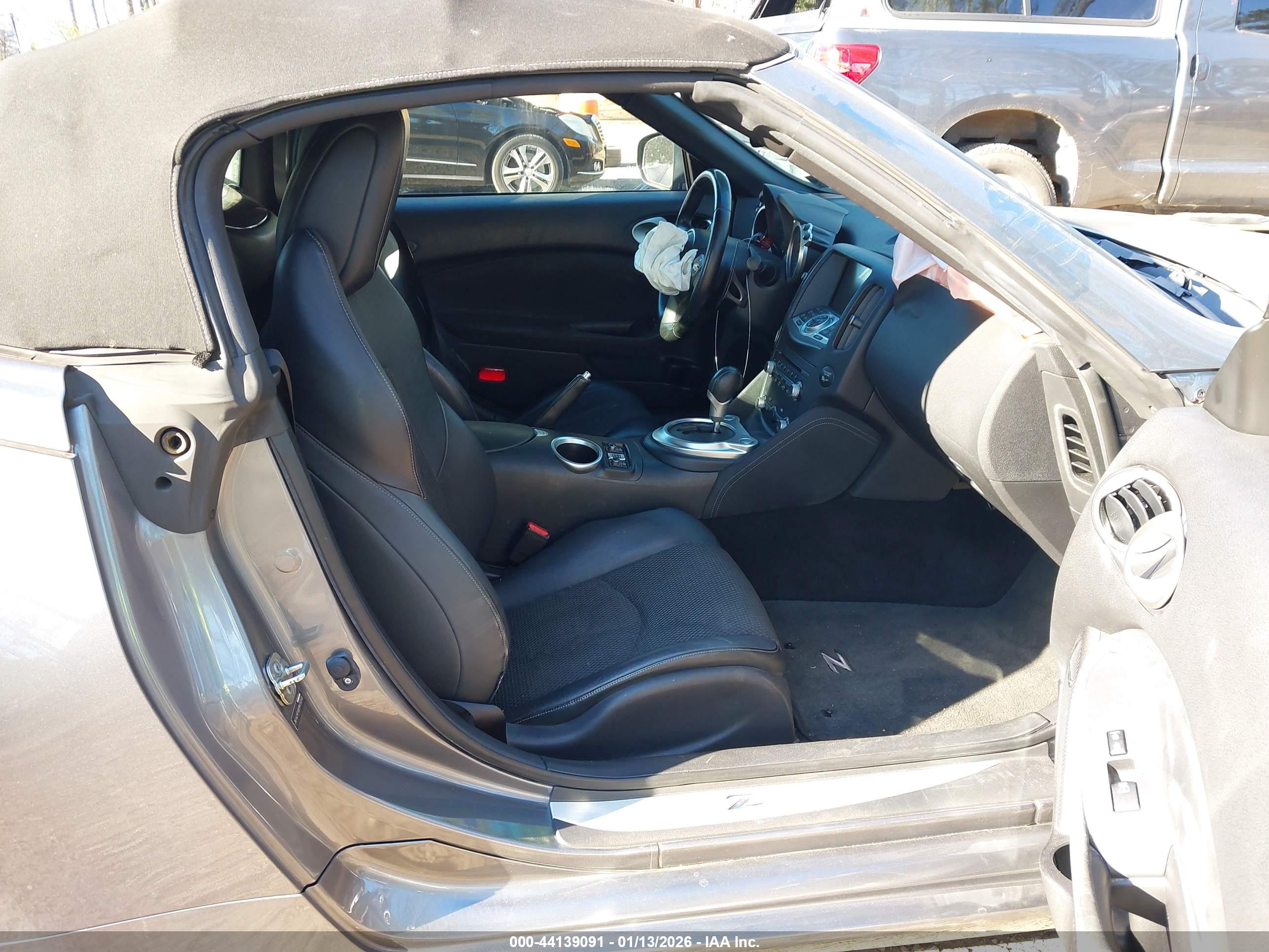 NISSAN 370Z image 5
