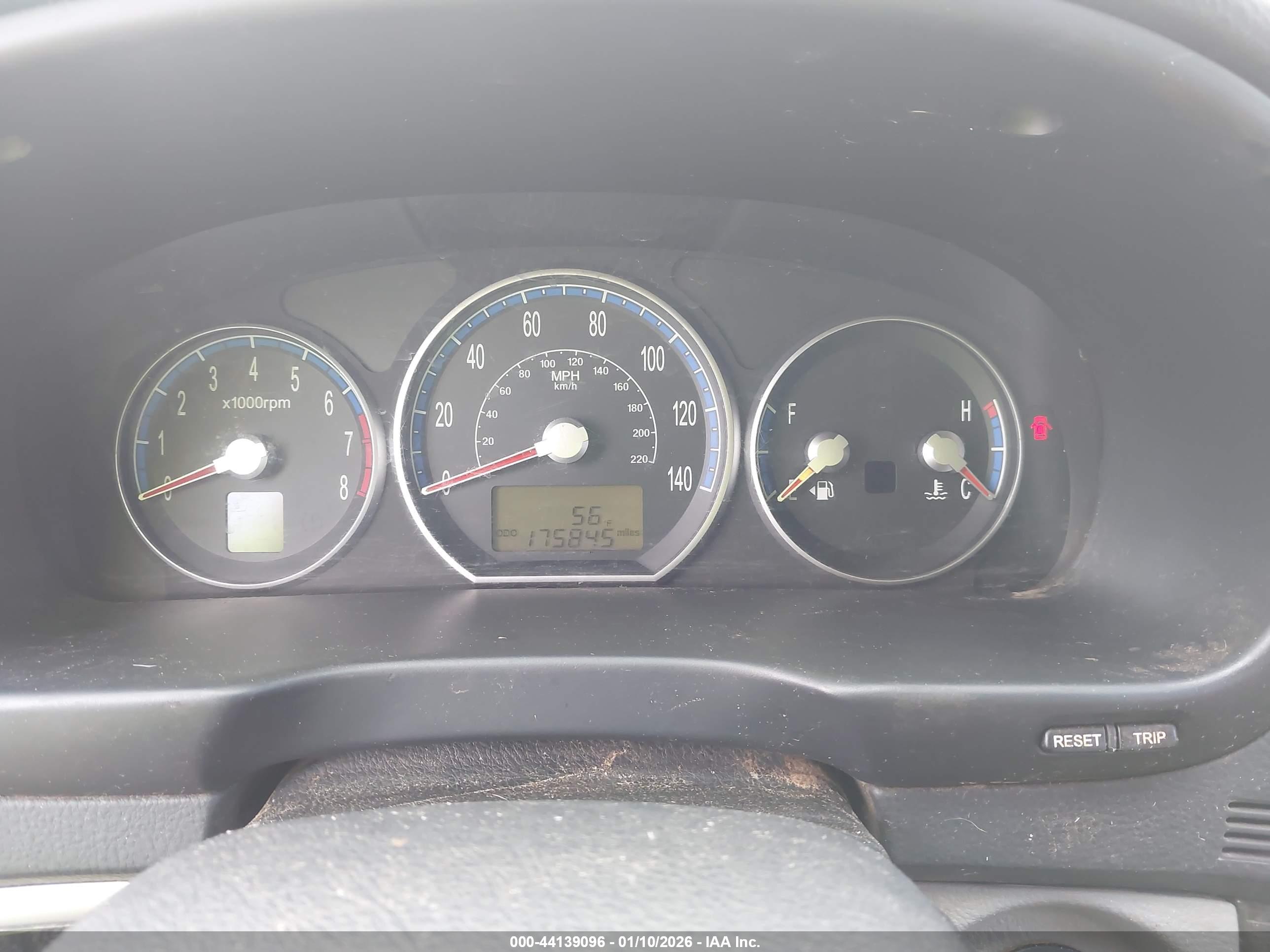 HYUNDAI SANTA image 7