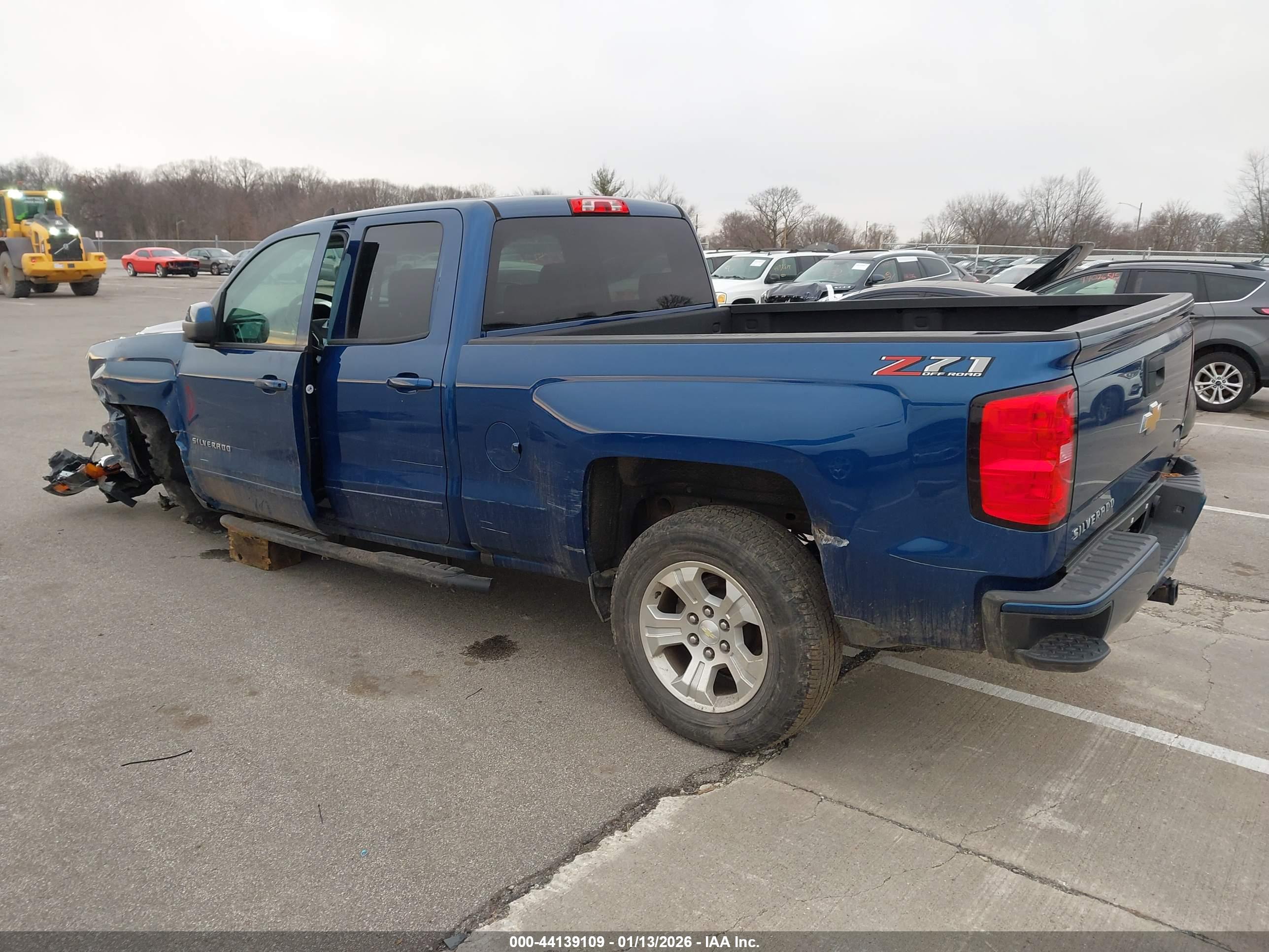 CHEVROLET SILVERADO image 3