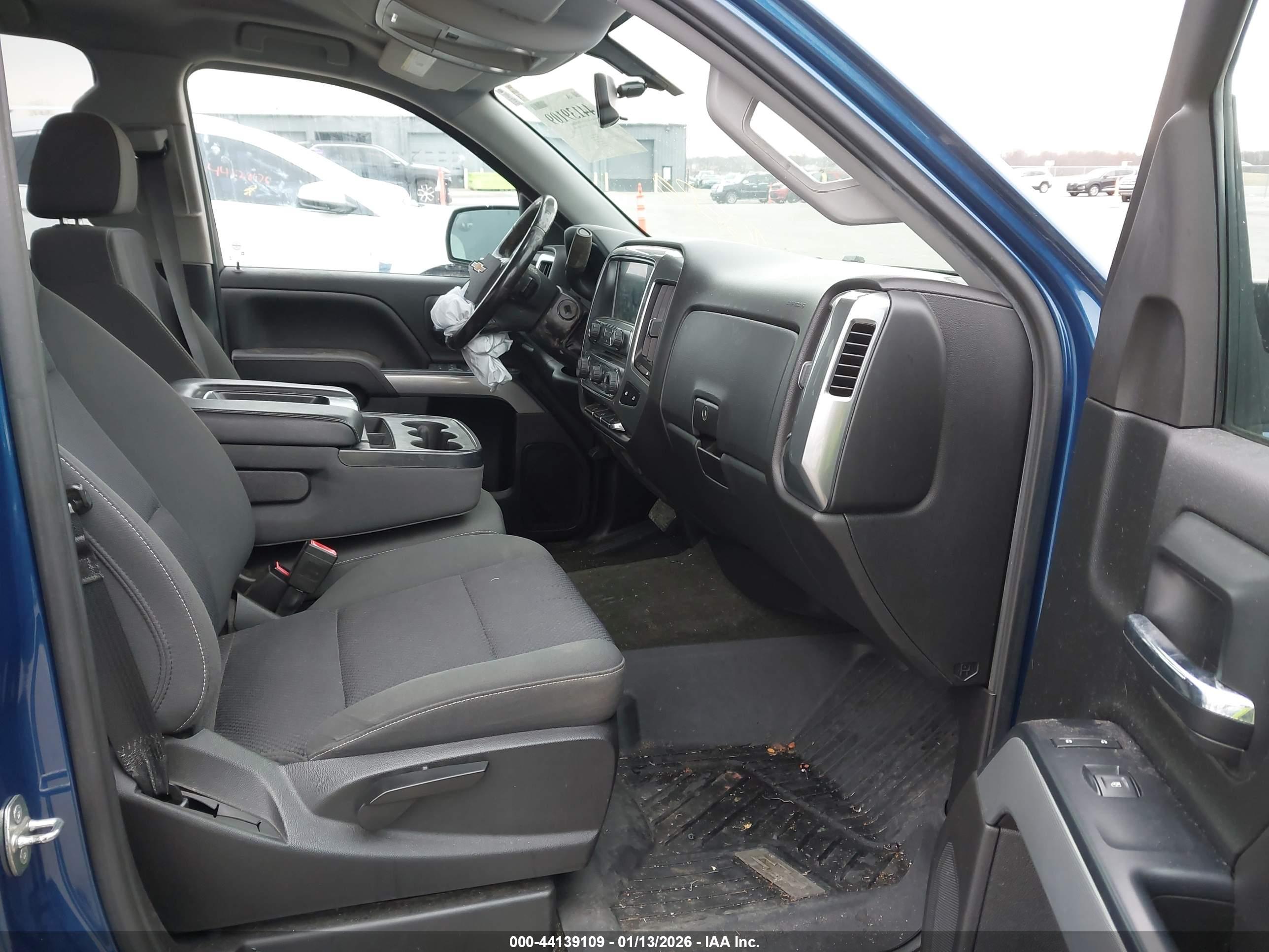 CHEVROLET SILVERADO image 5