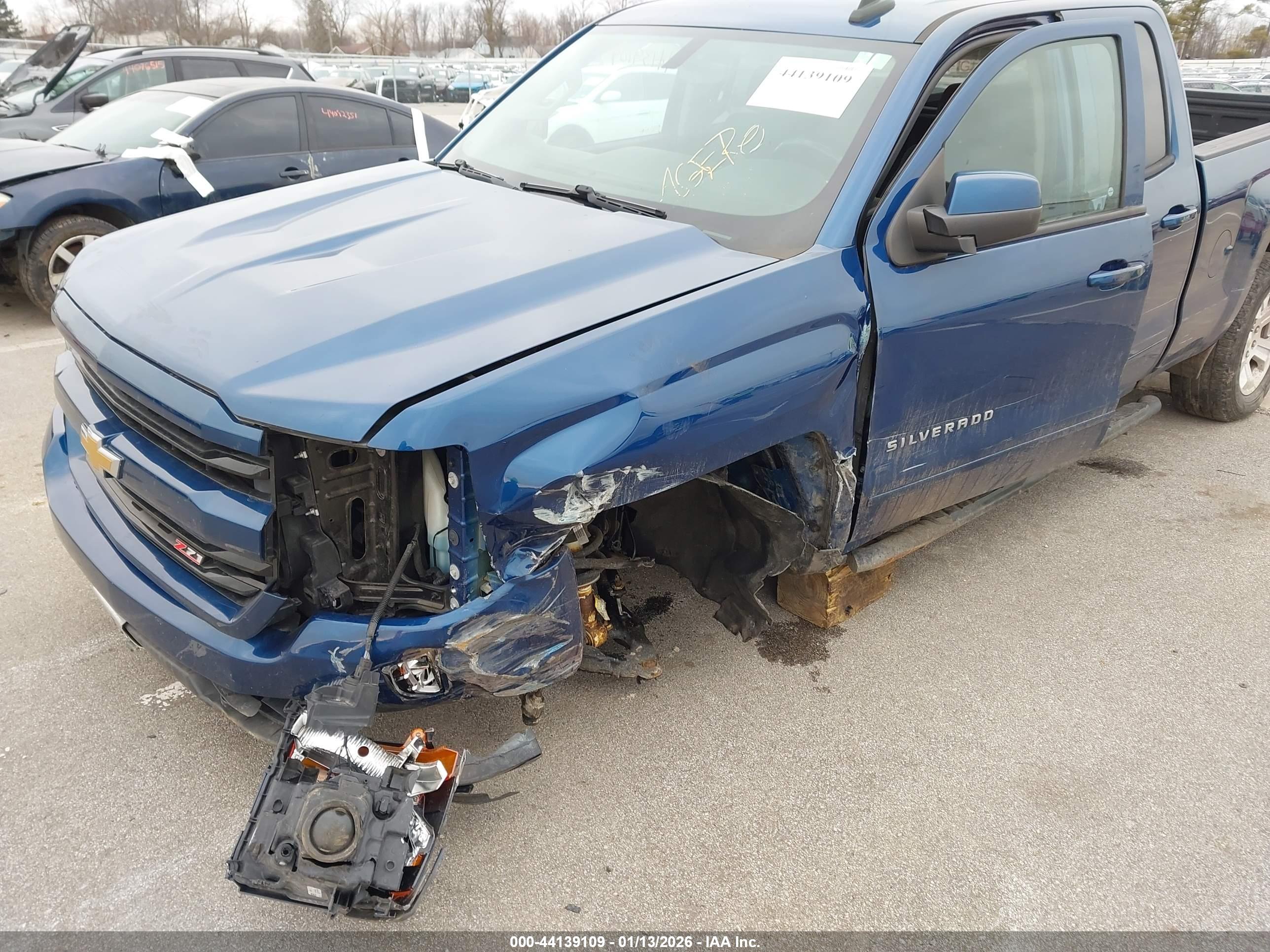 CHEVROLET SILVERADO image 6