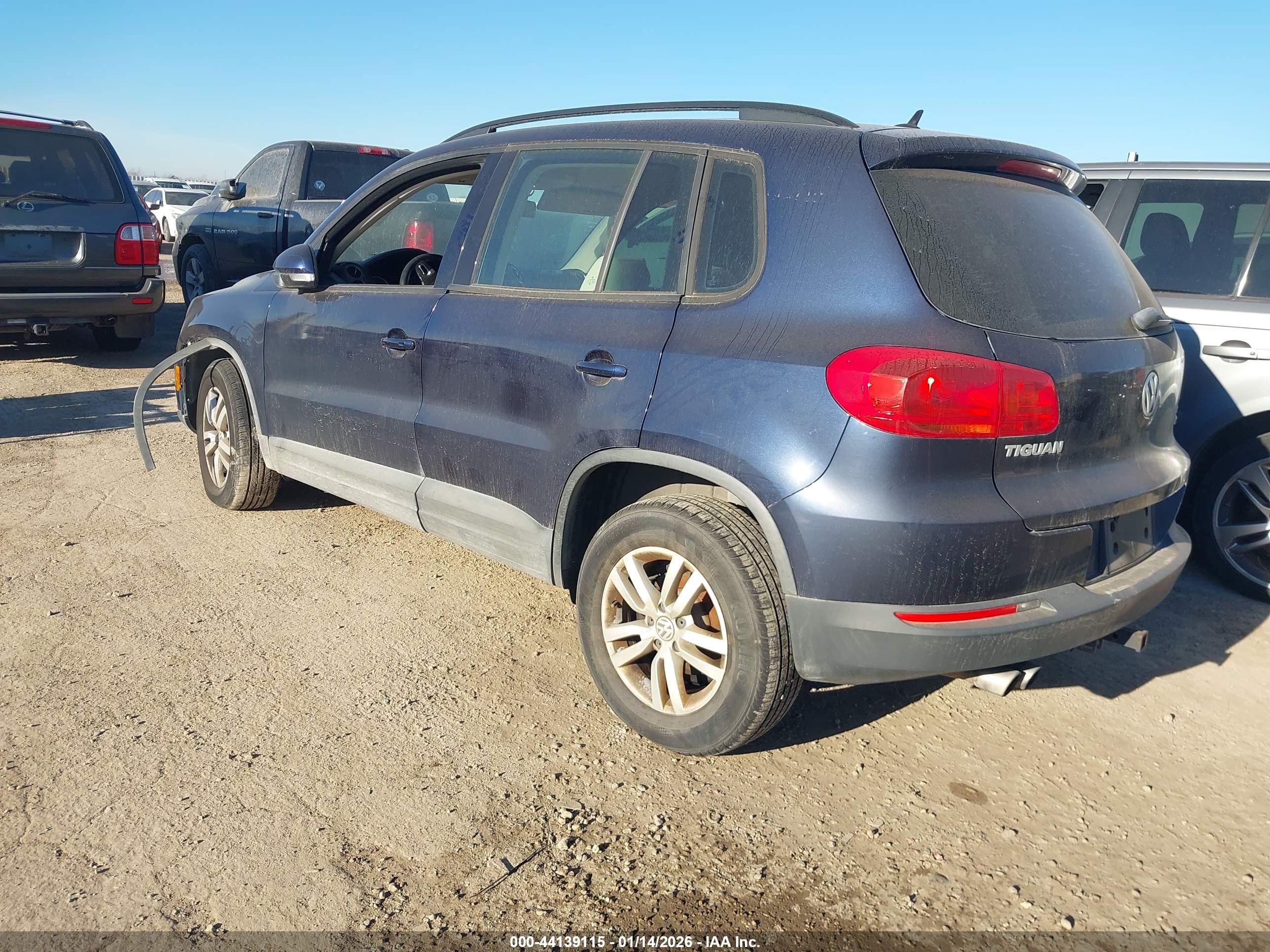 VOLKSWAGEN TIGUAN image 3