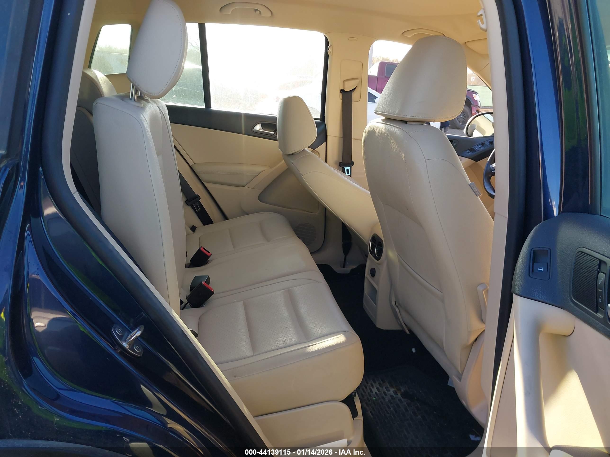VOLKSWAGEN TIGUAN image 8