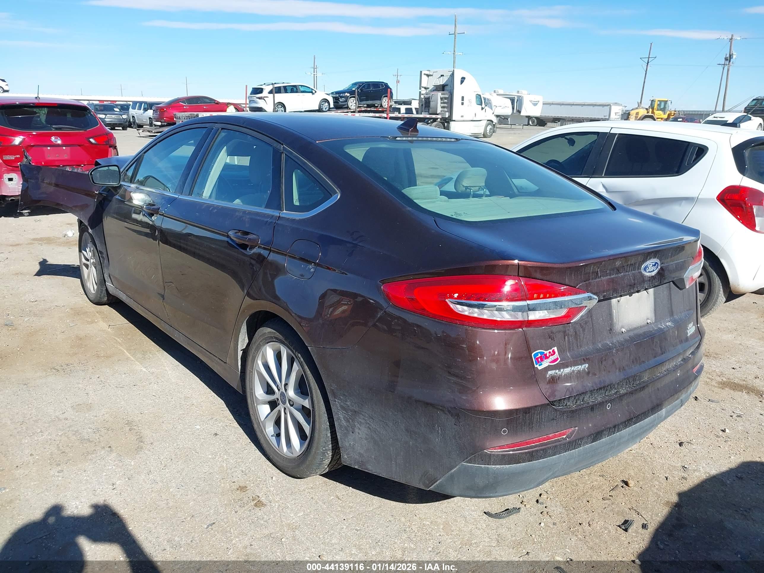 FORD FUSION image 3