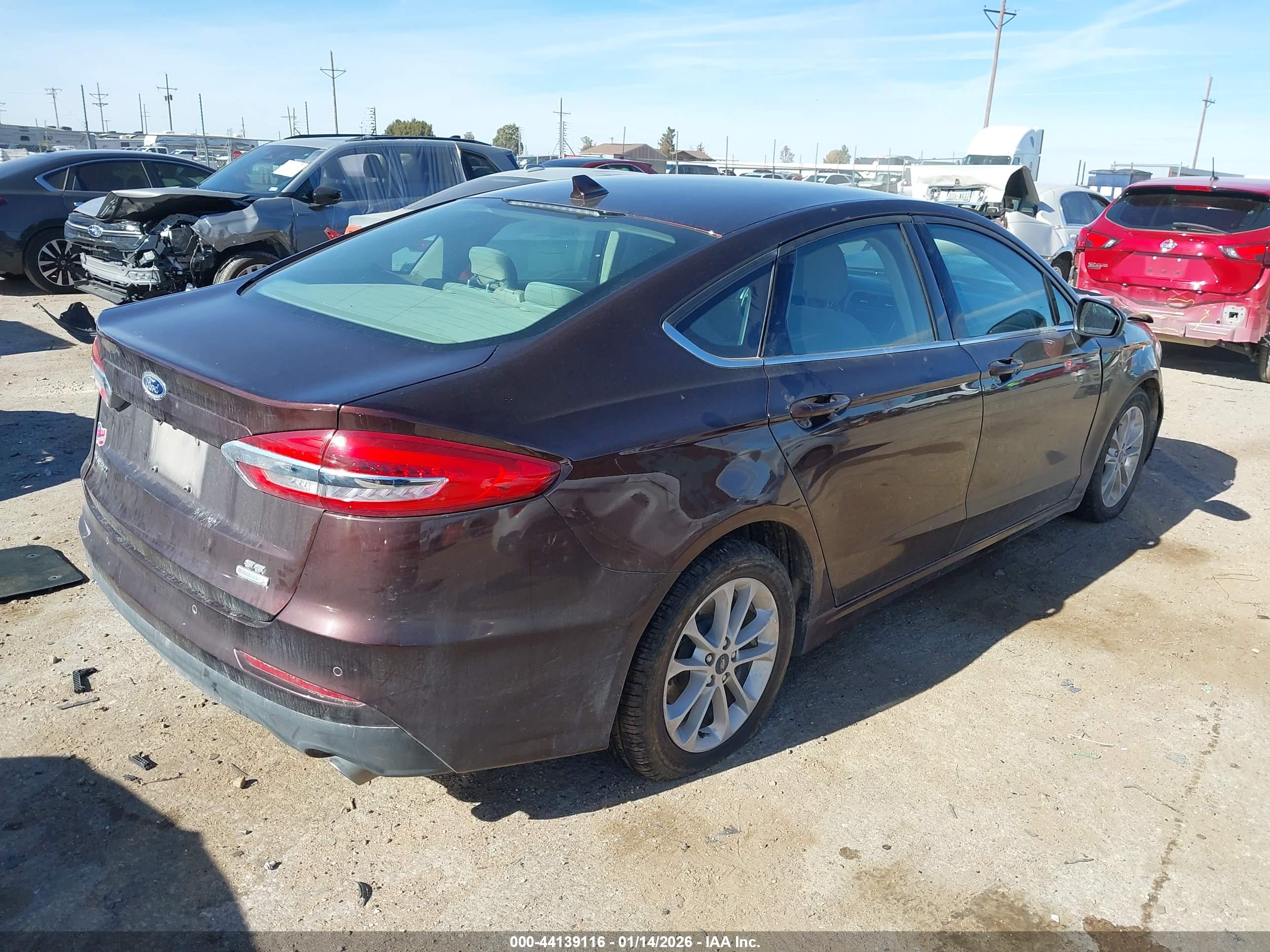 FORD FUSION image 4