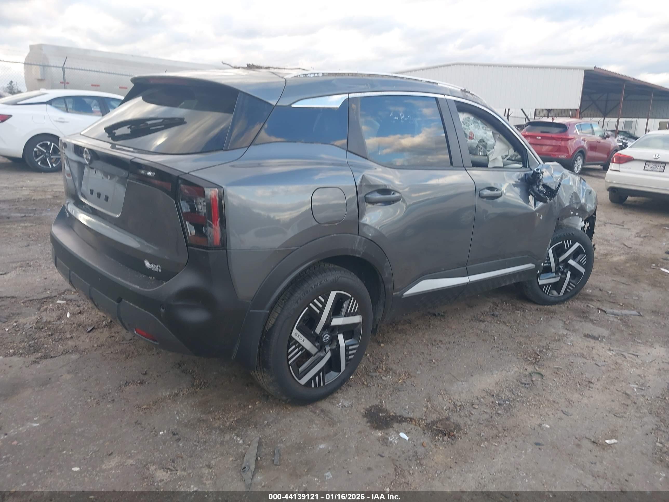 NISSAN KICKS image 4