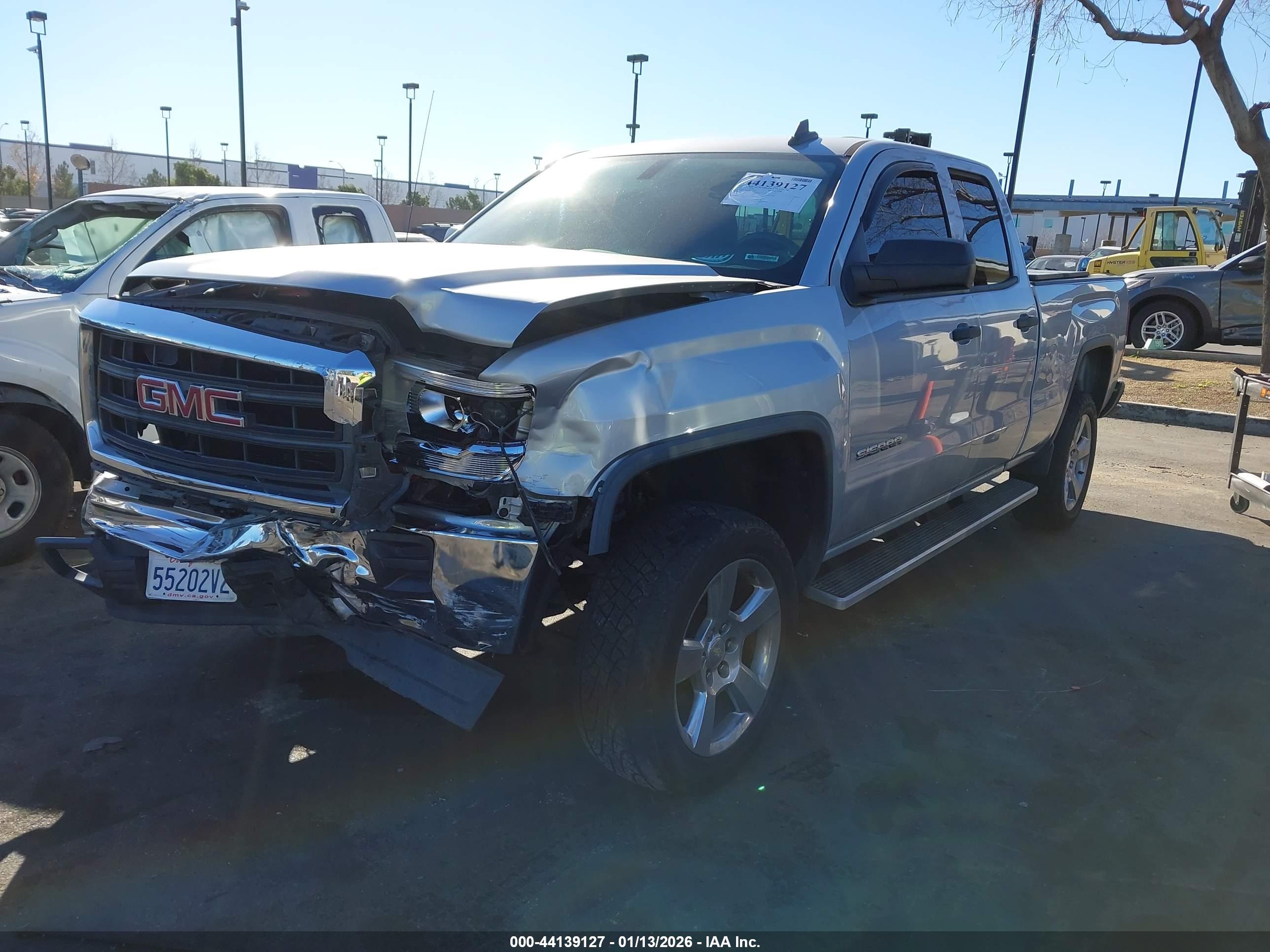 GMC SIERRA image 2