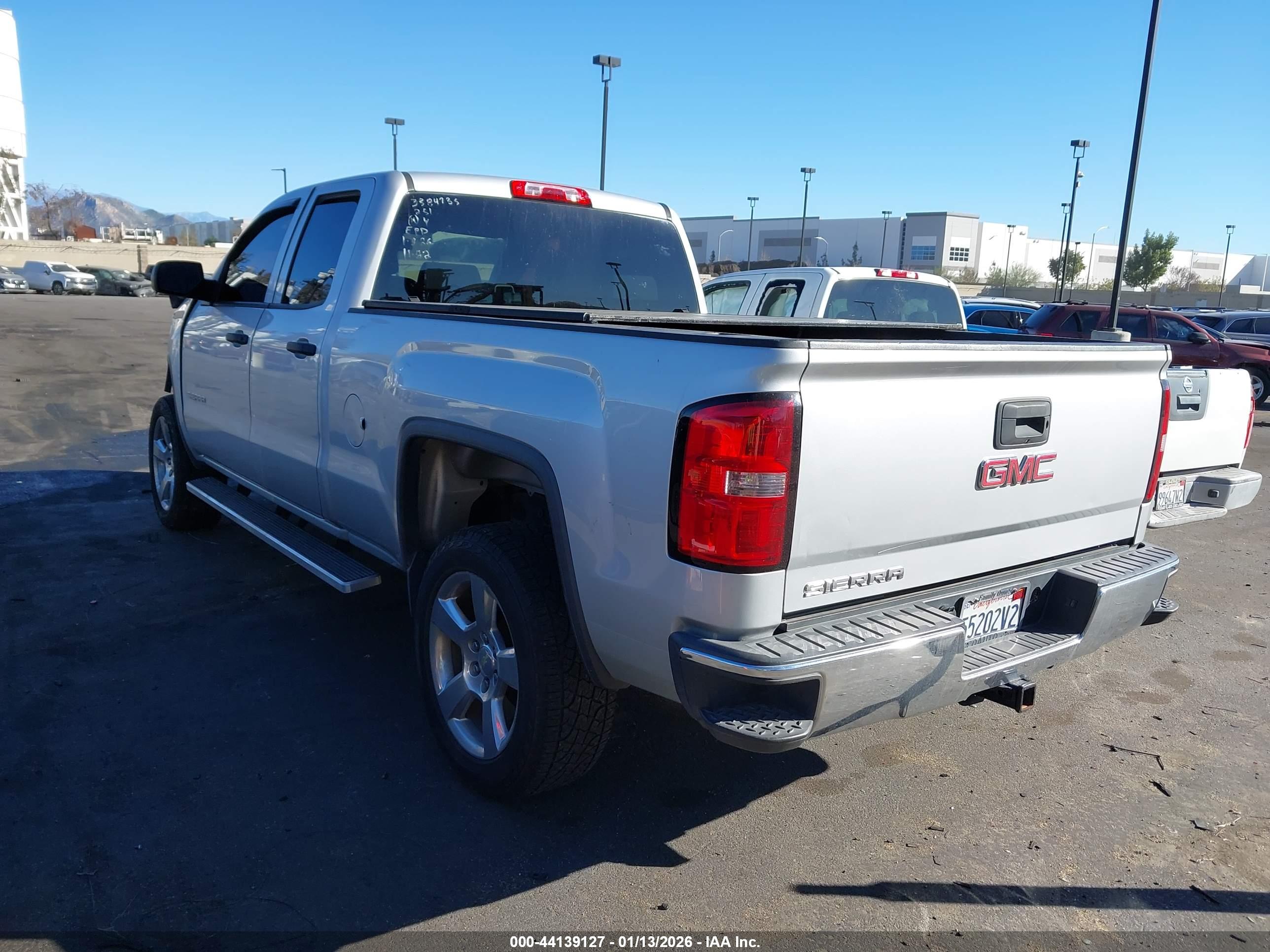 GMC SIERRA image 3