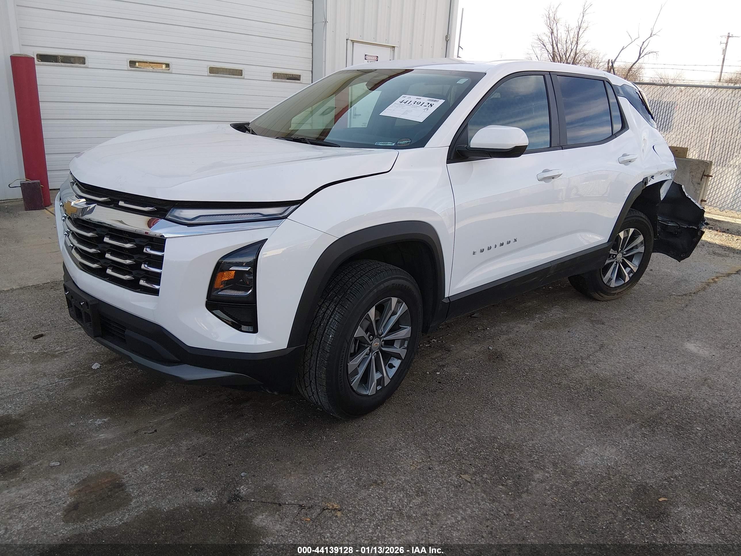 CHEVROLET EQUINOX image 2