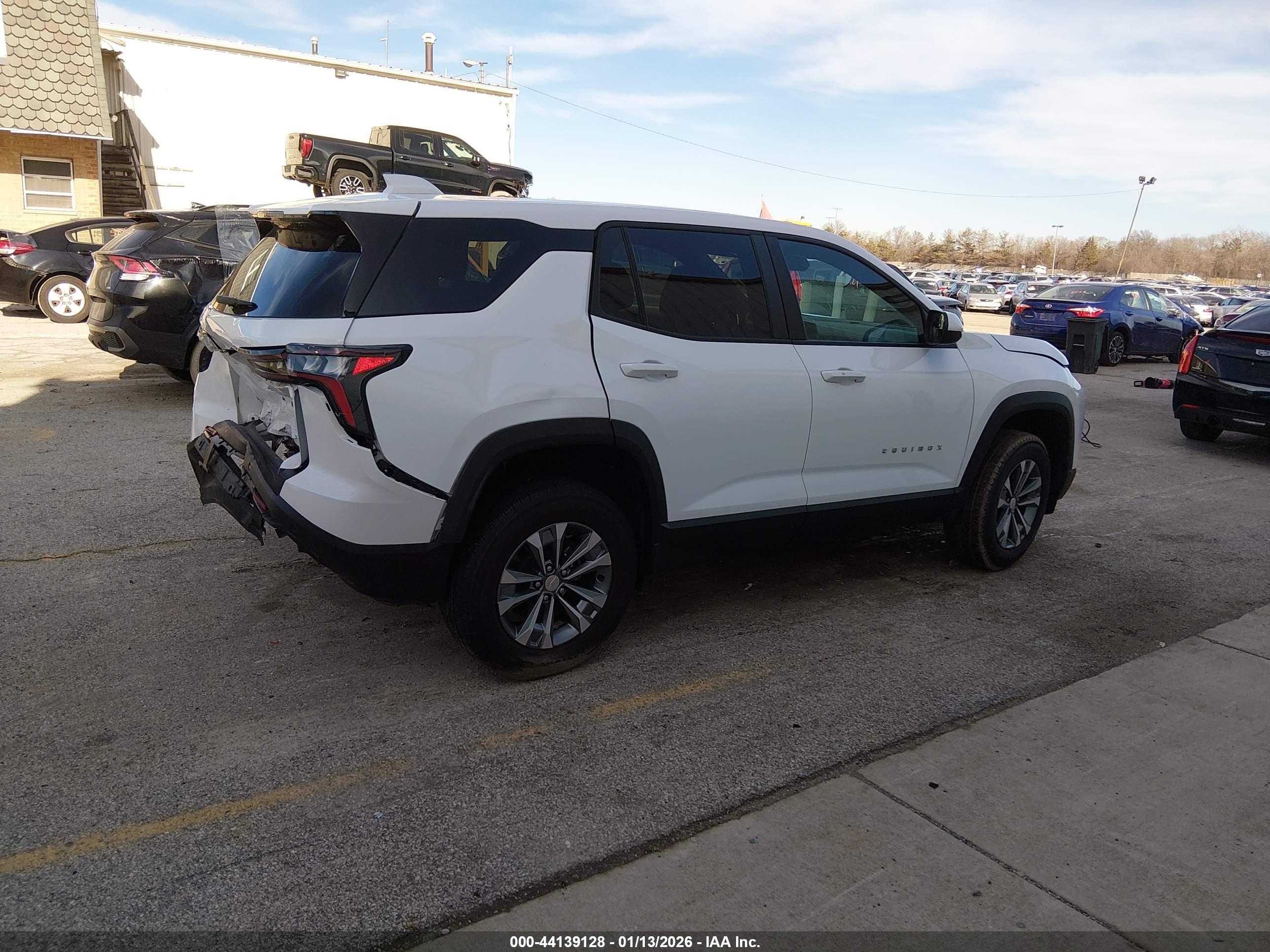 CHEVROLET EQUINOX image 4