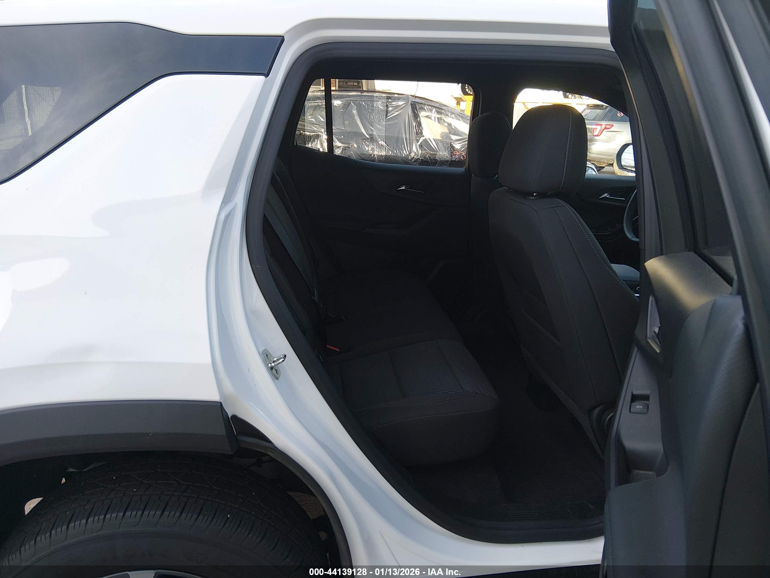CHEVROLET EQUINOX image 8