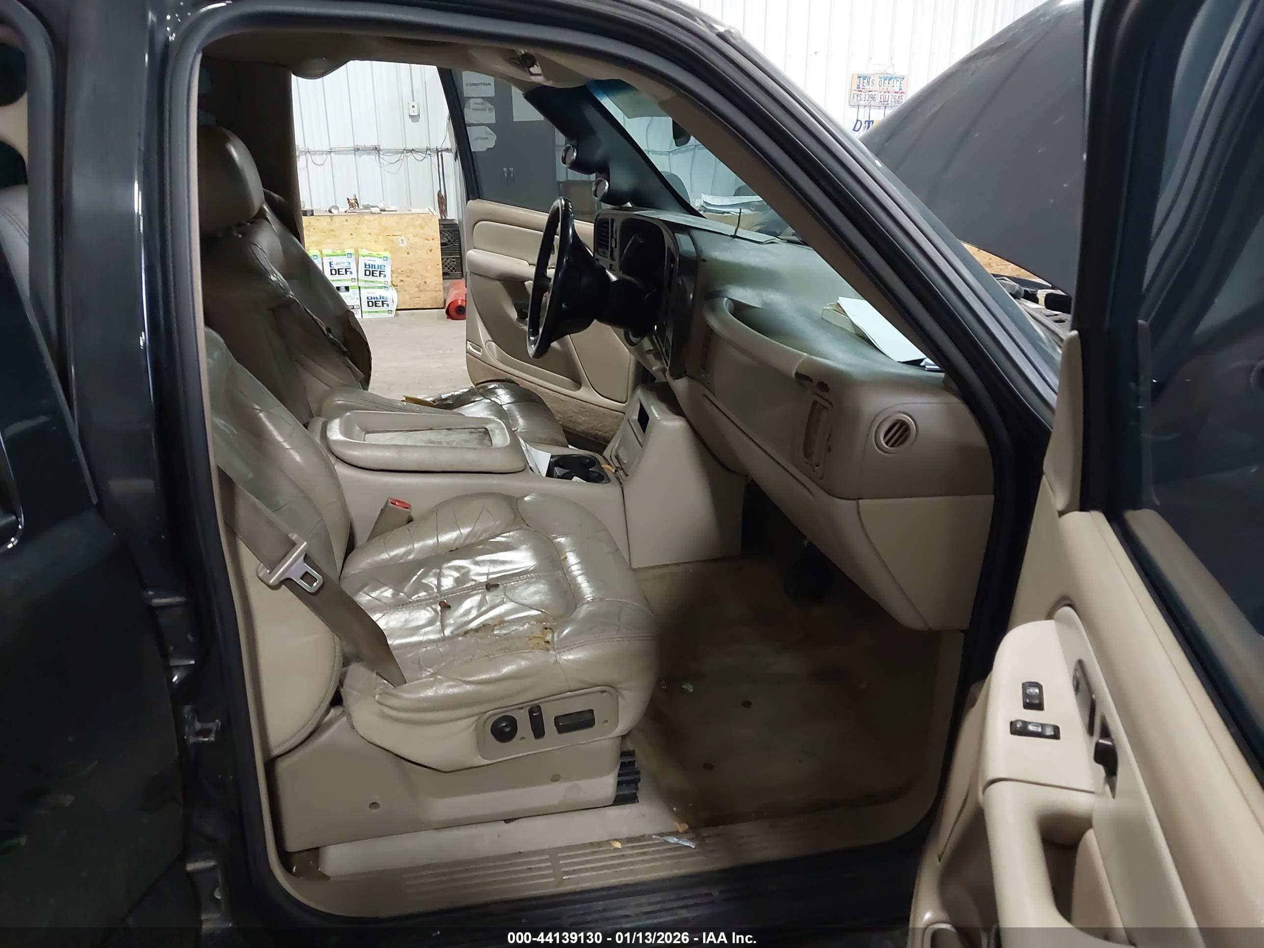 CHEVROLET TAHOE image 5