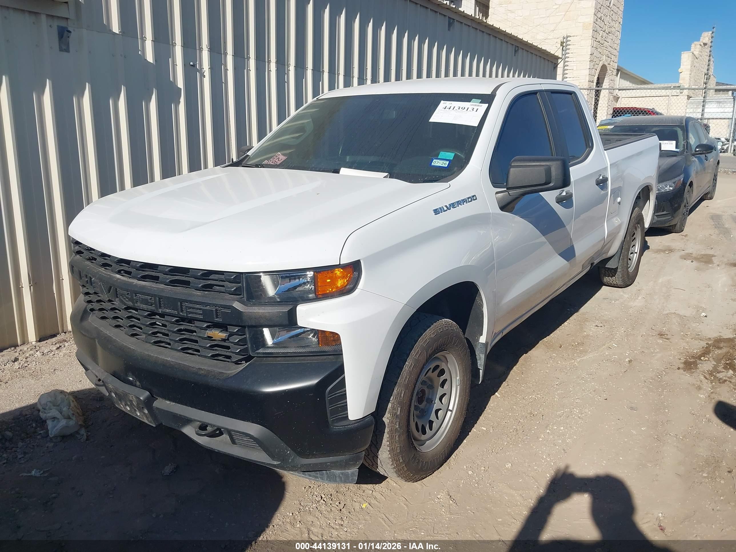 CHEVROLET SILVERADO image 2