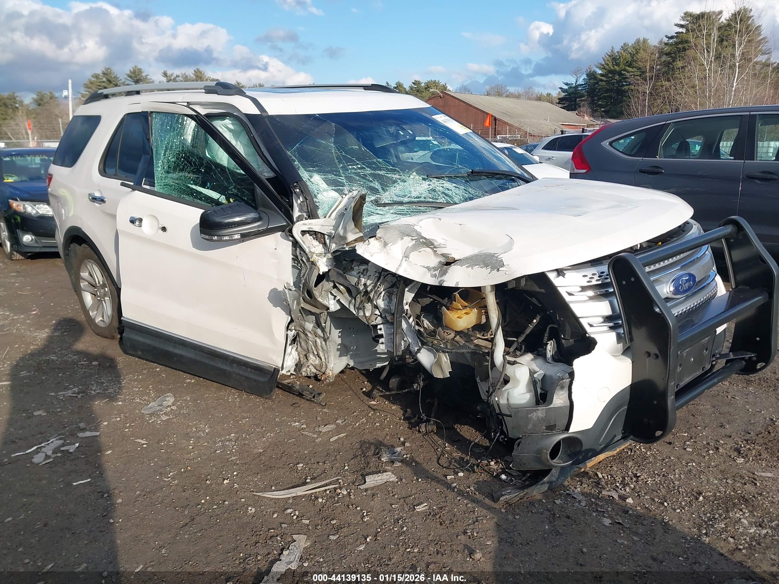 FORD EXPLORER image 6