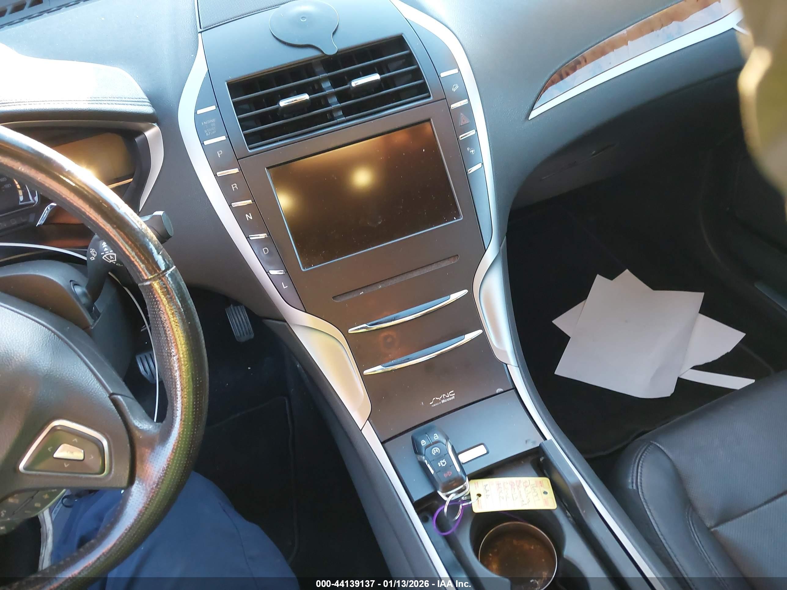 LINCOLN MKZ image 11