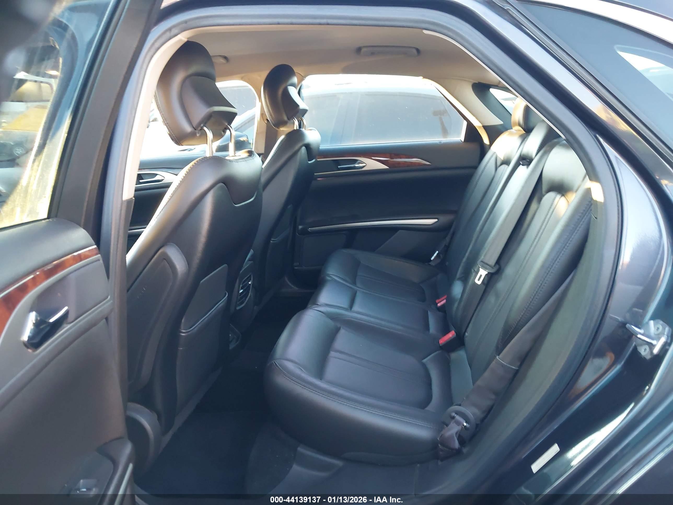 LINCOLN MKZ image 8