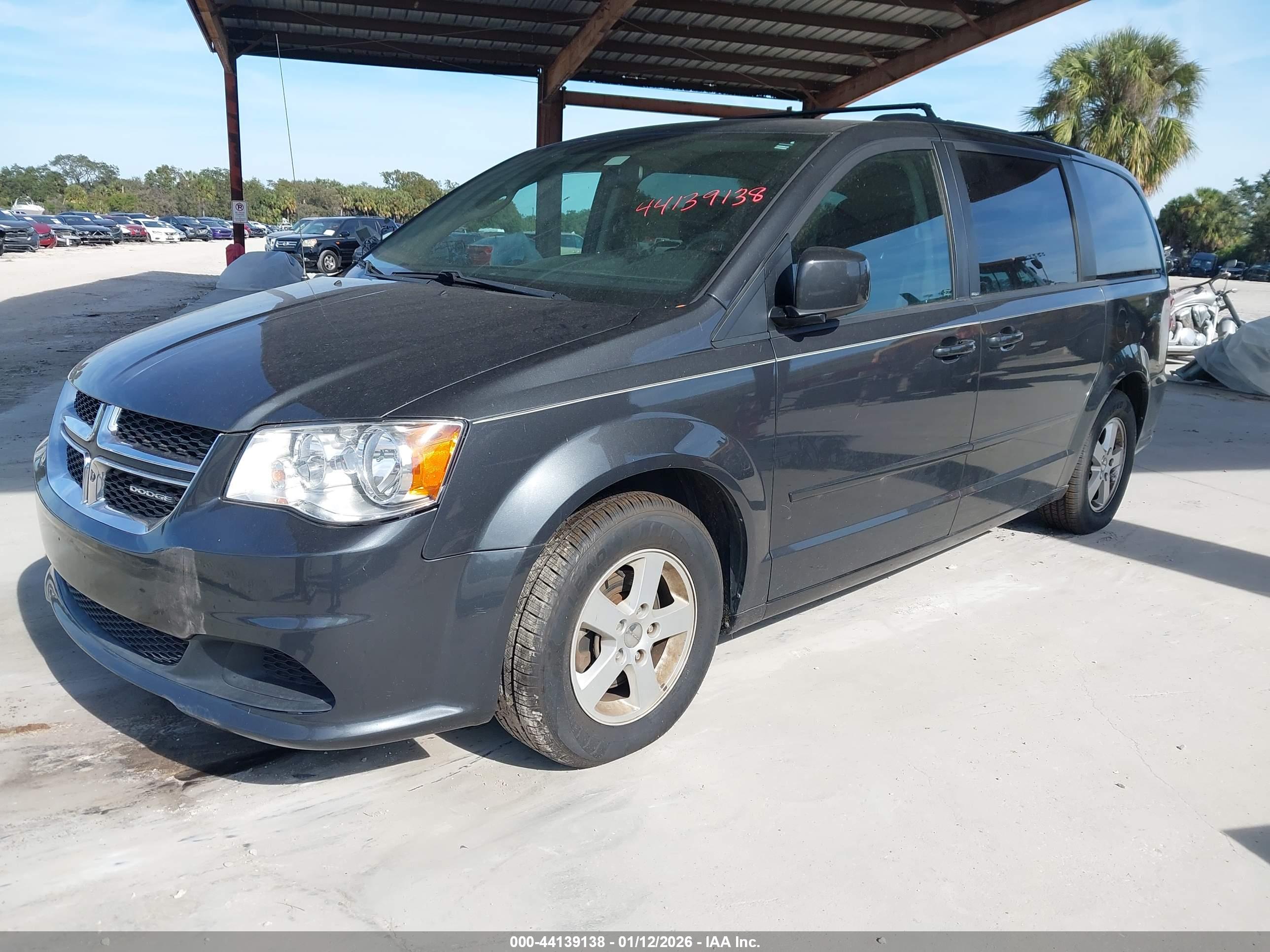 DODGE GRAND image 2