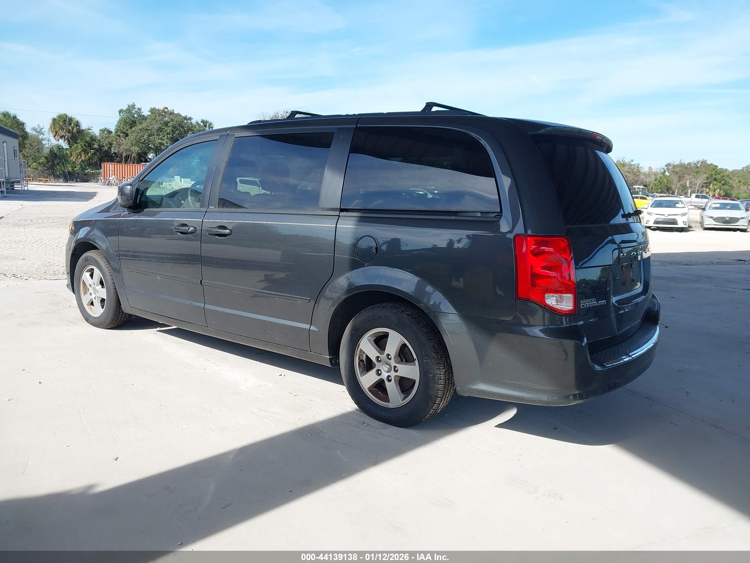 DODGE GRAND image 3