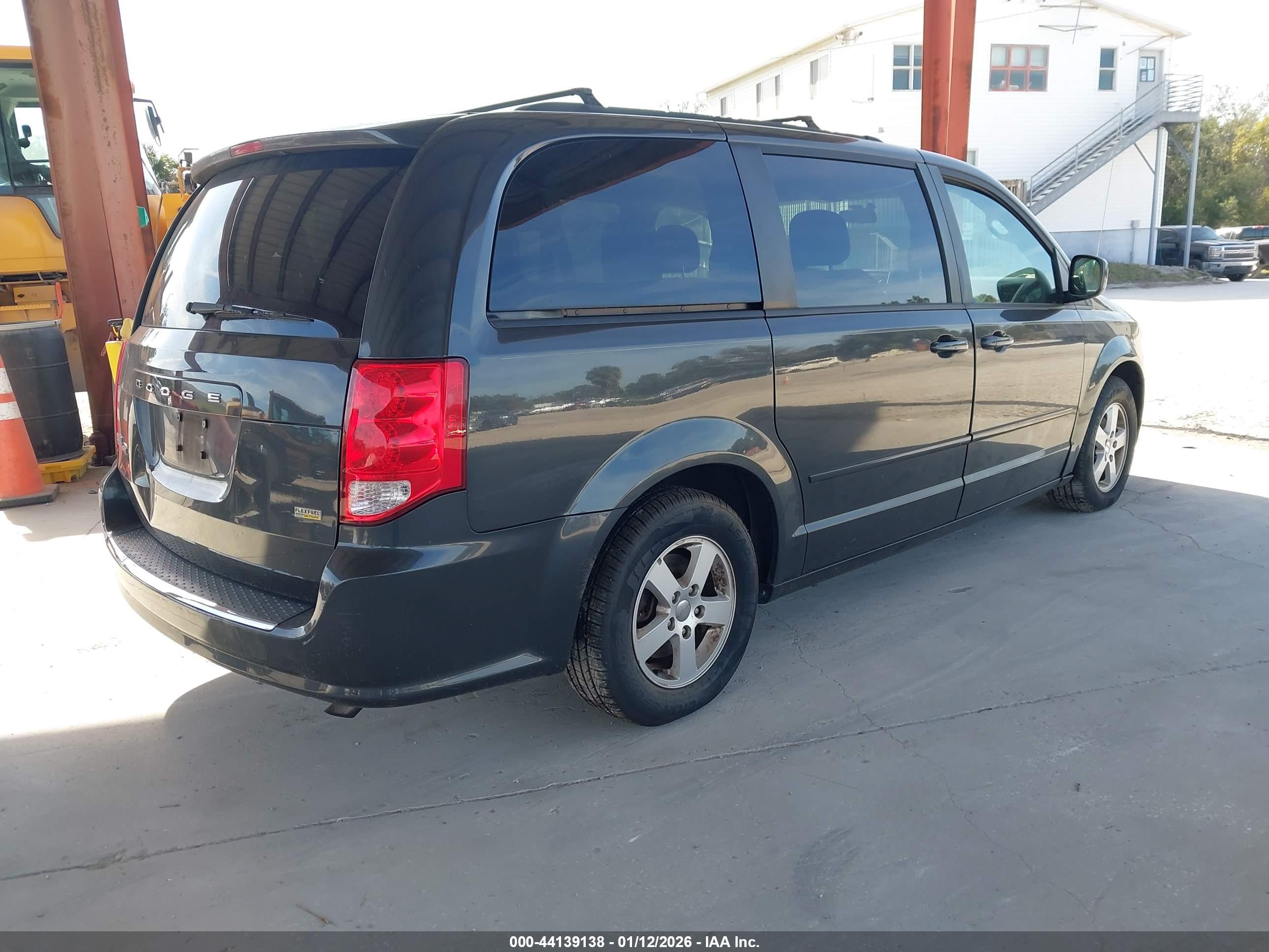 DODGE GRAND image 4