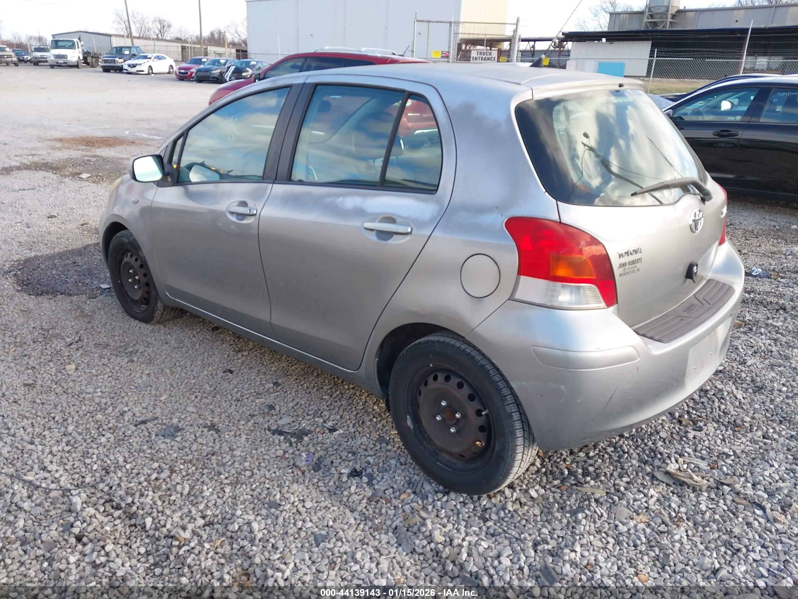 TOYOTA YARIS image 3