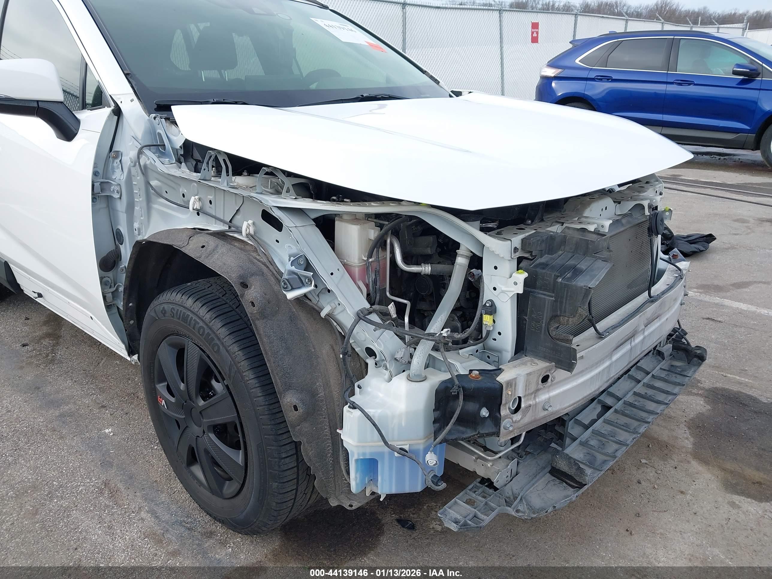 TOYOTA RAV4 image 6