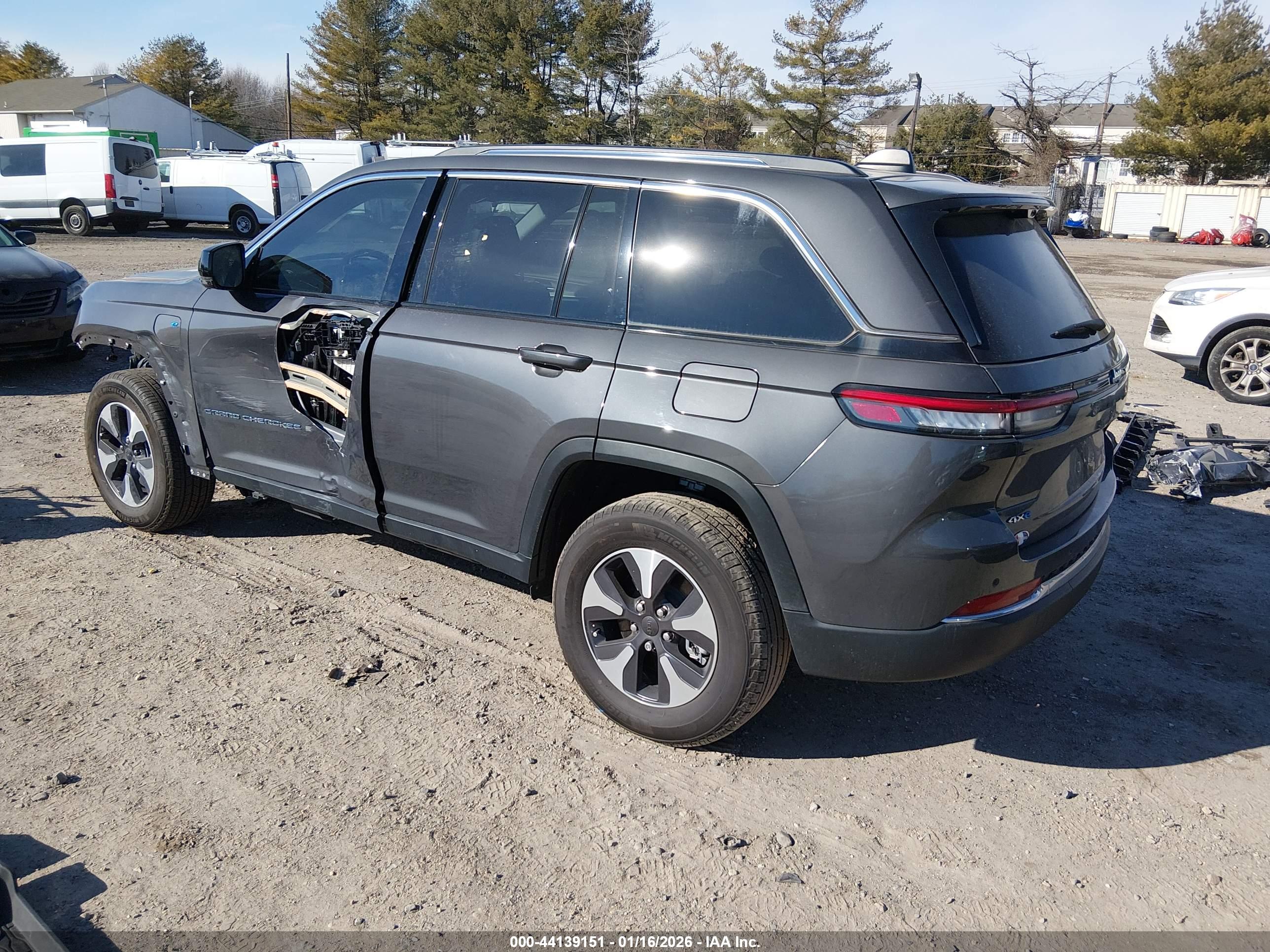 JEEP GRAND image 3