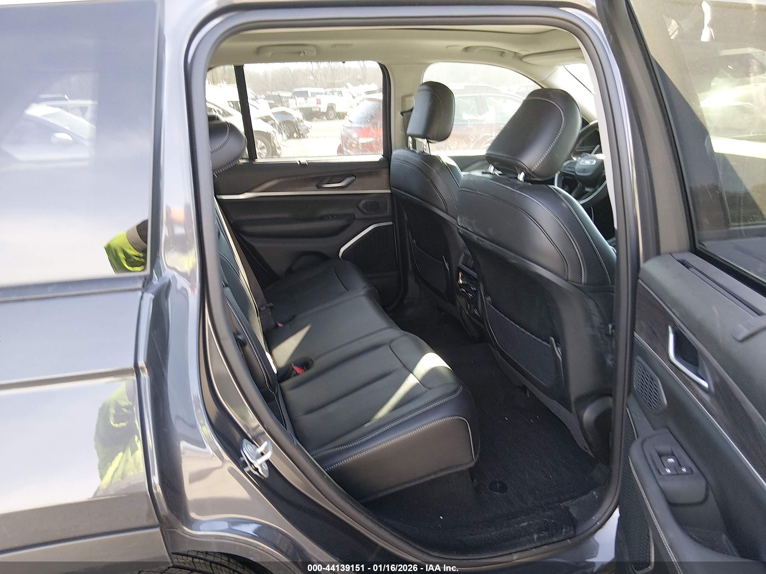 JEEP GRAND image 8