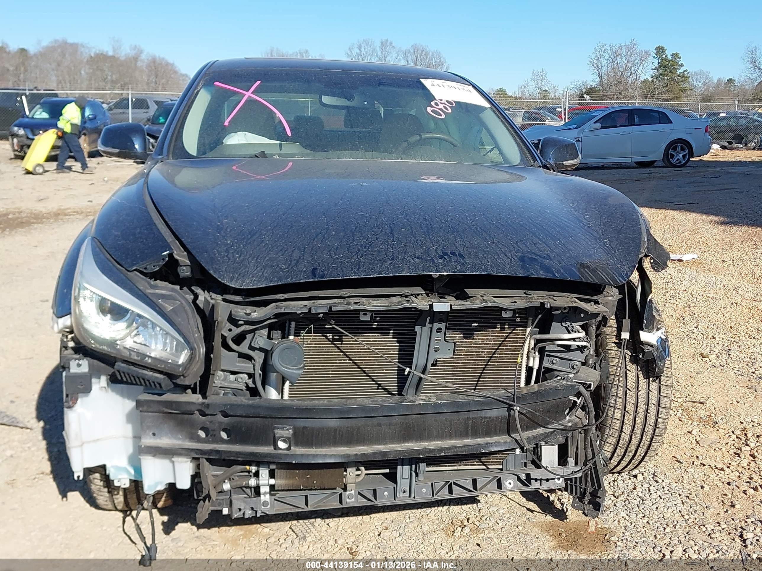 INFINITI Q70L image 6