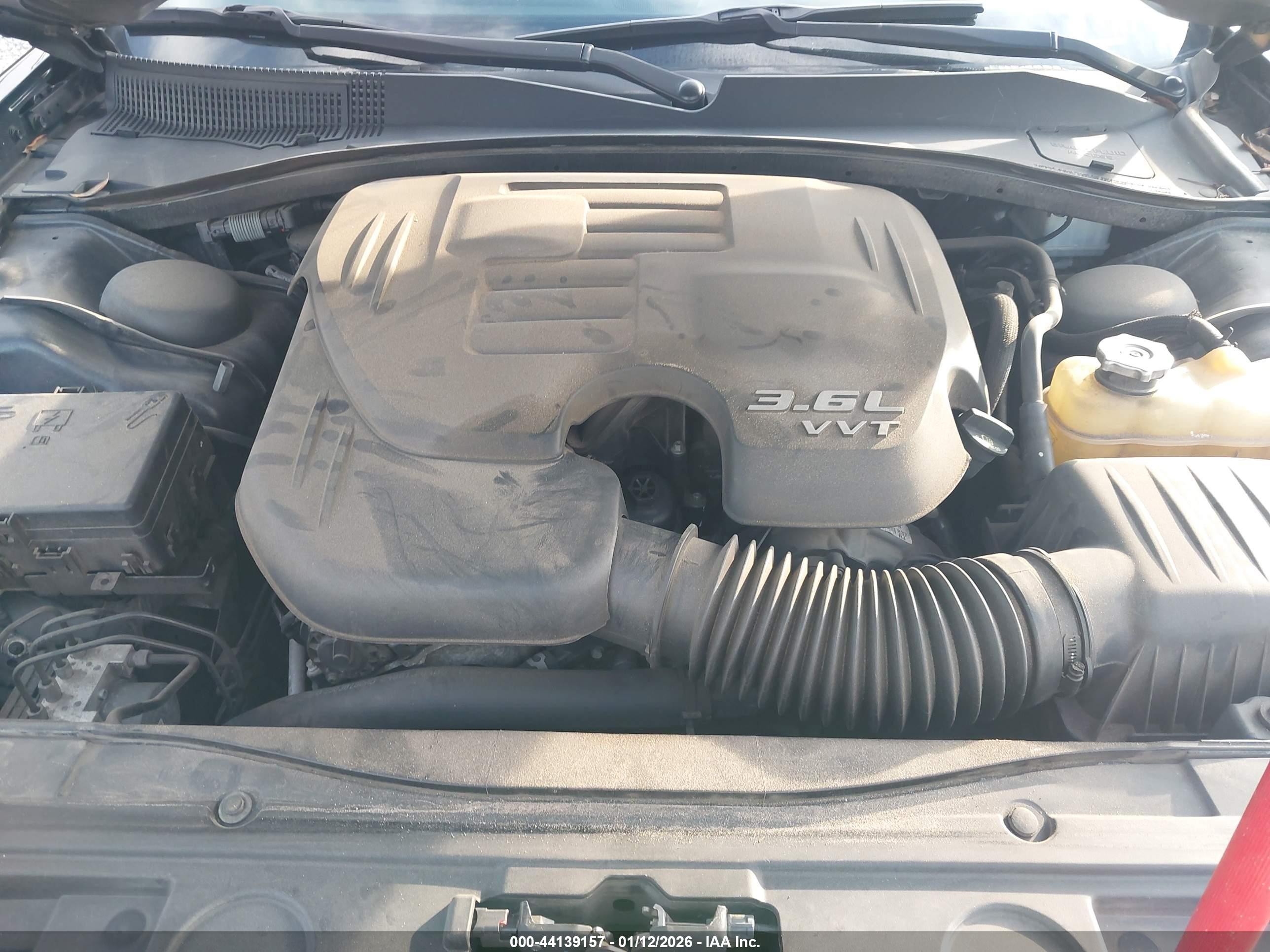 CHRYSLER 300 image 10