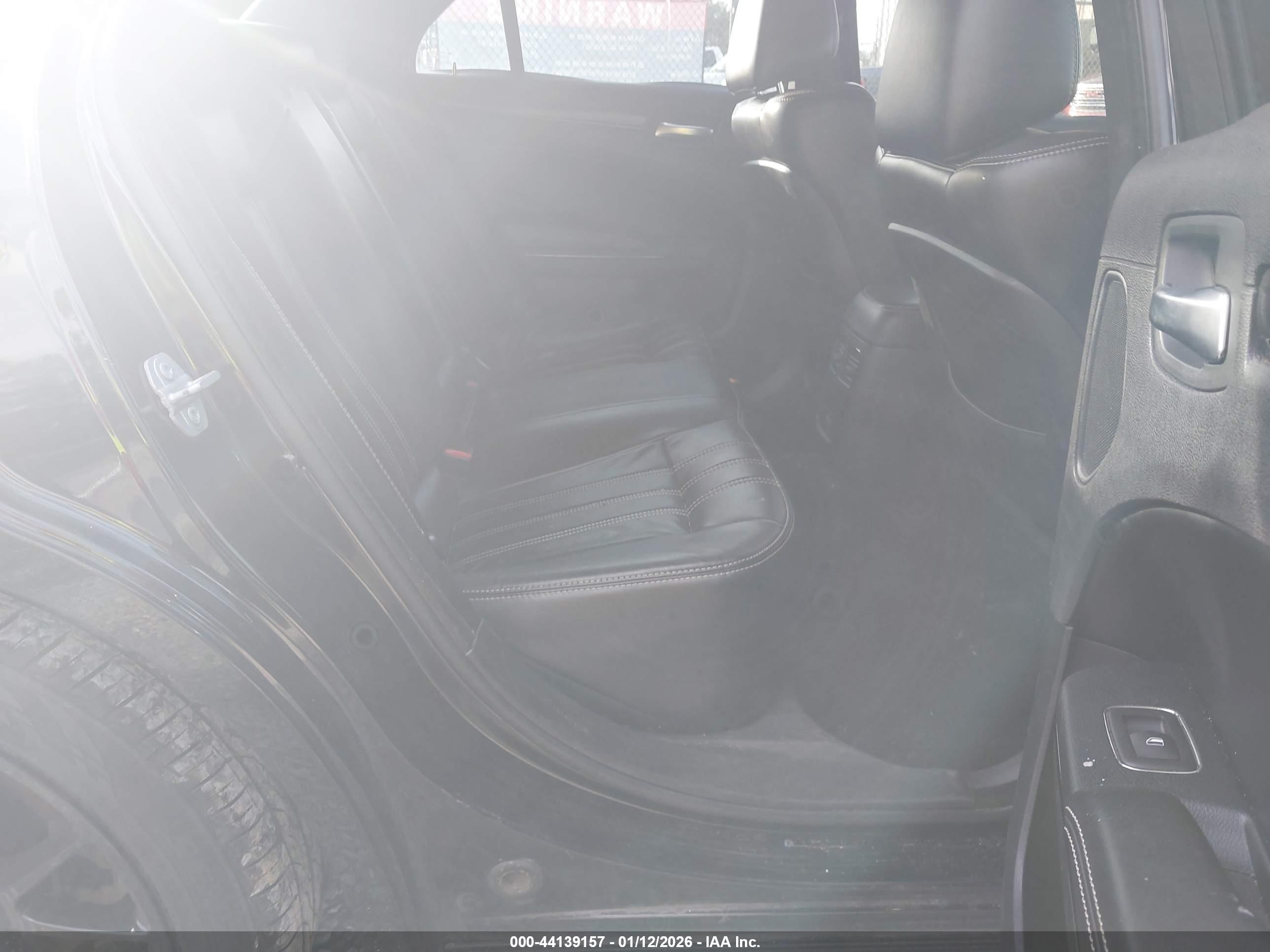 CHRYSLER 300 image 8