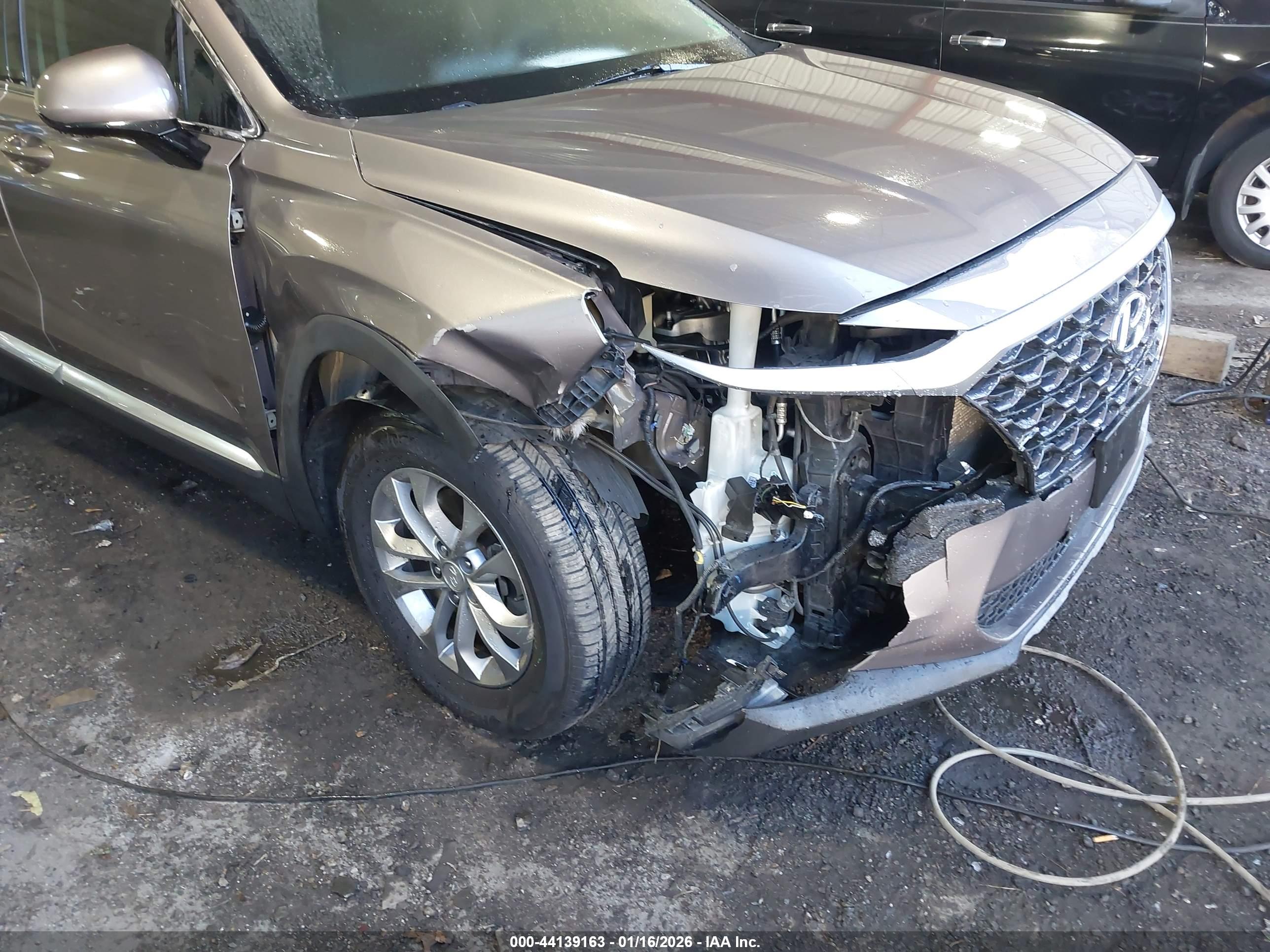 HYUNDAI SANTA image 6