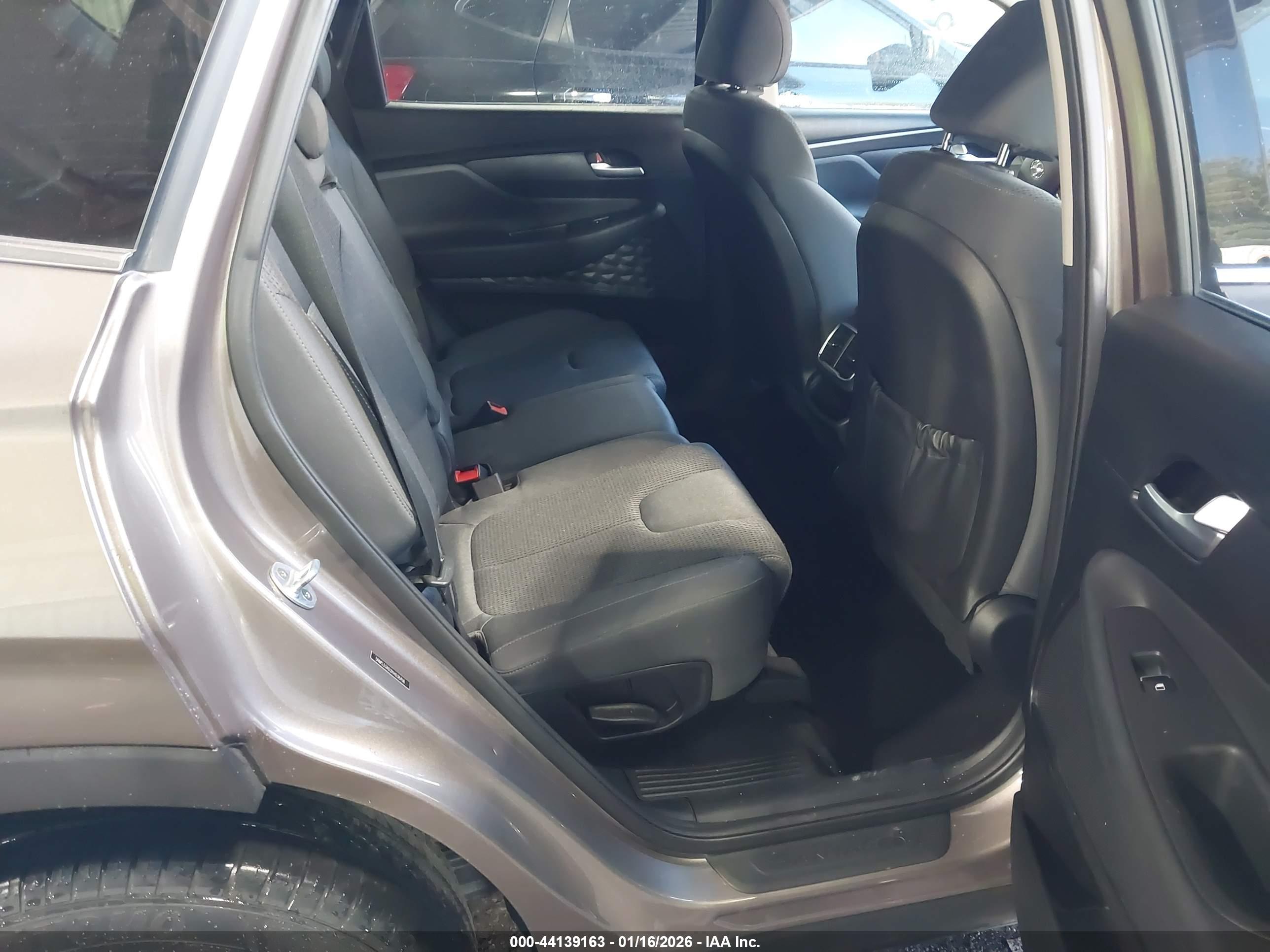 HYUNDAI SANTA image 8