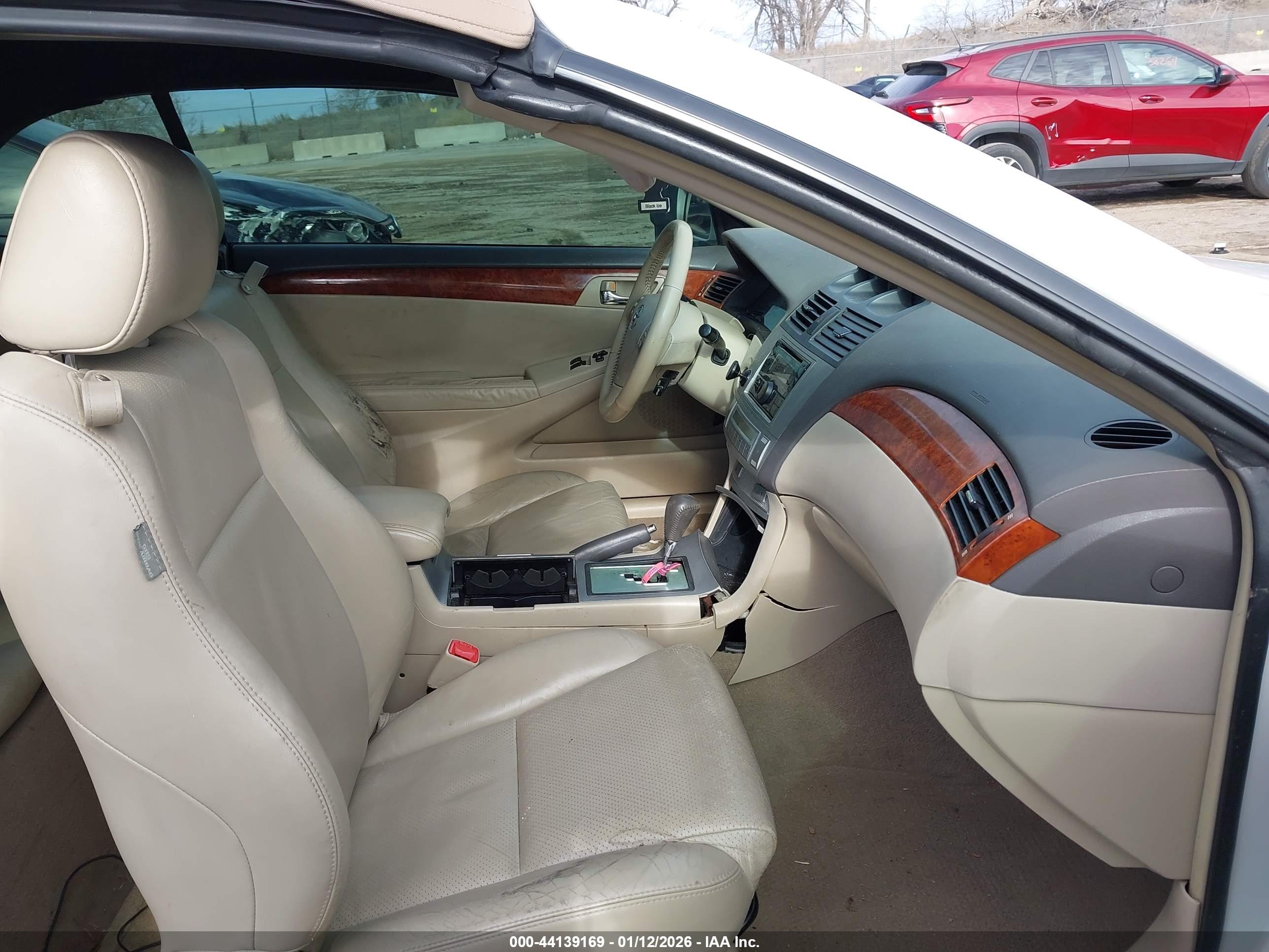 TOYOTA CAMRY image 5