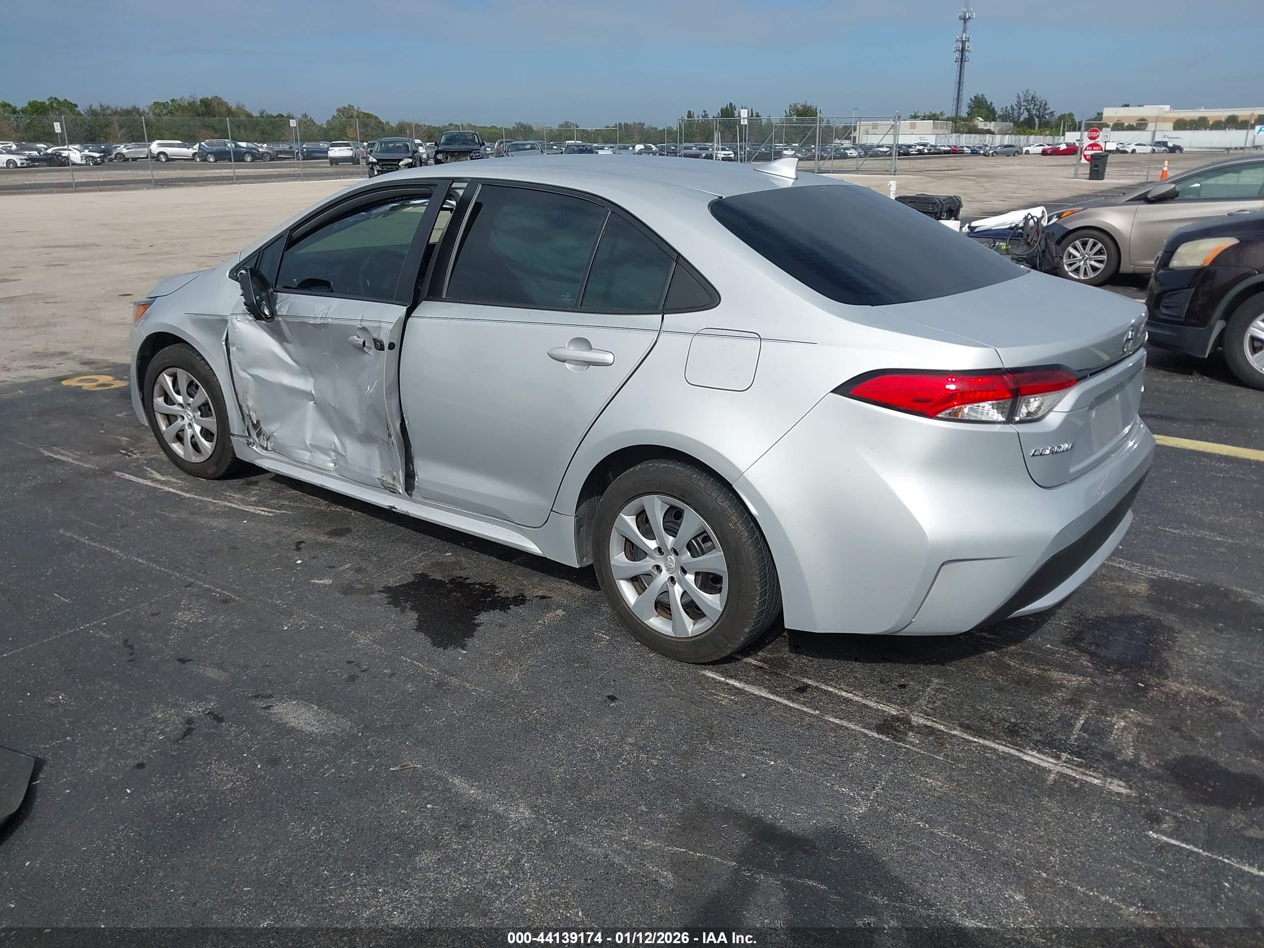 TOYOTA COROLLA image 3