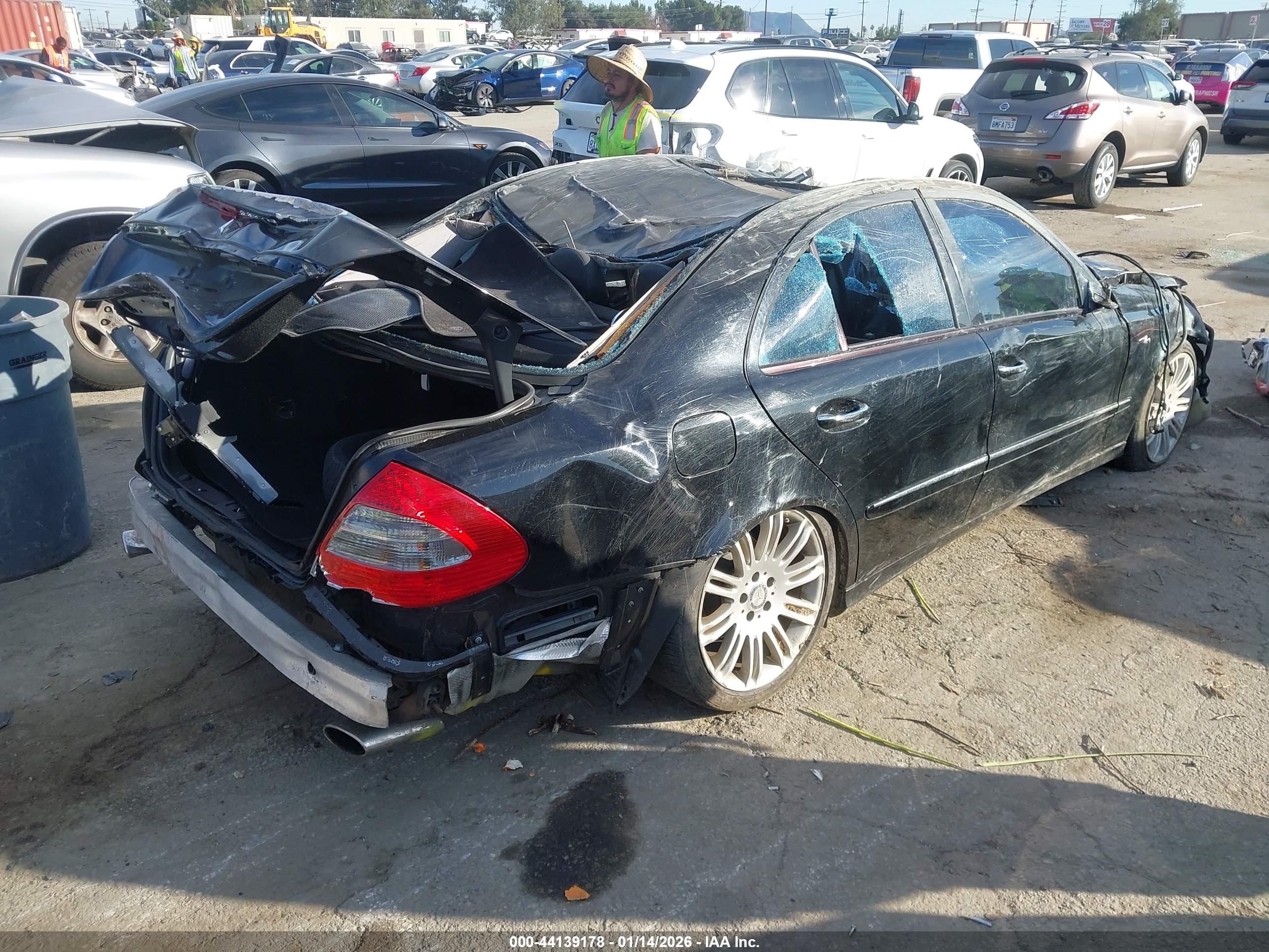 MERCEDES-BENZ E image 4