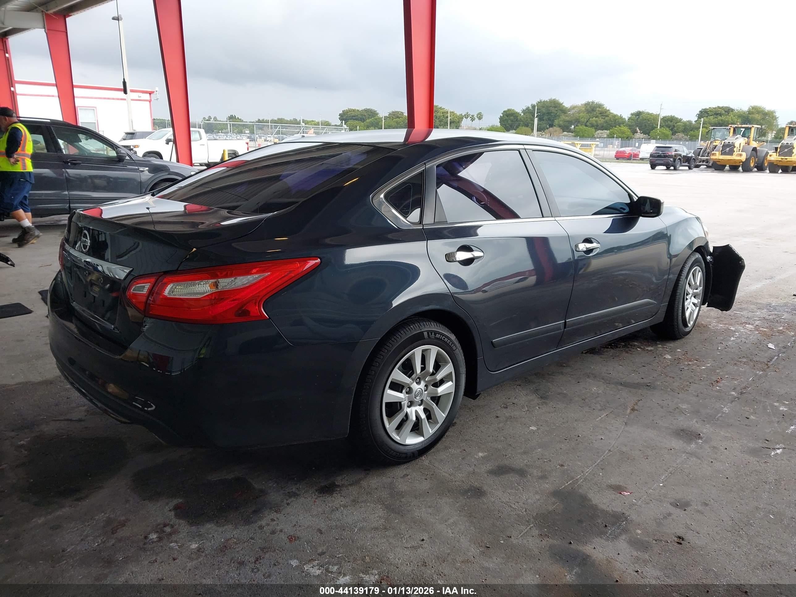NISSAN ALTIMA image 4