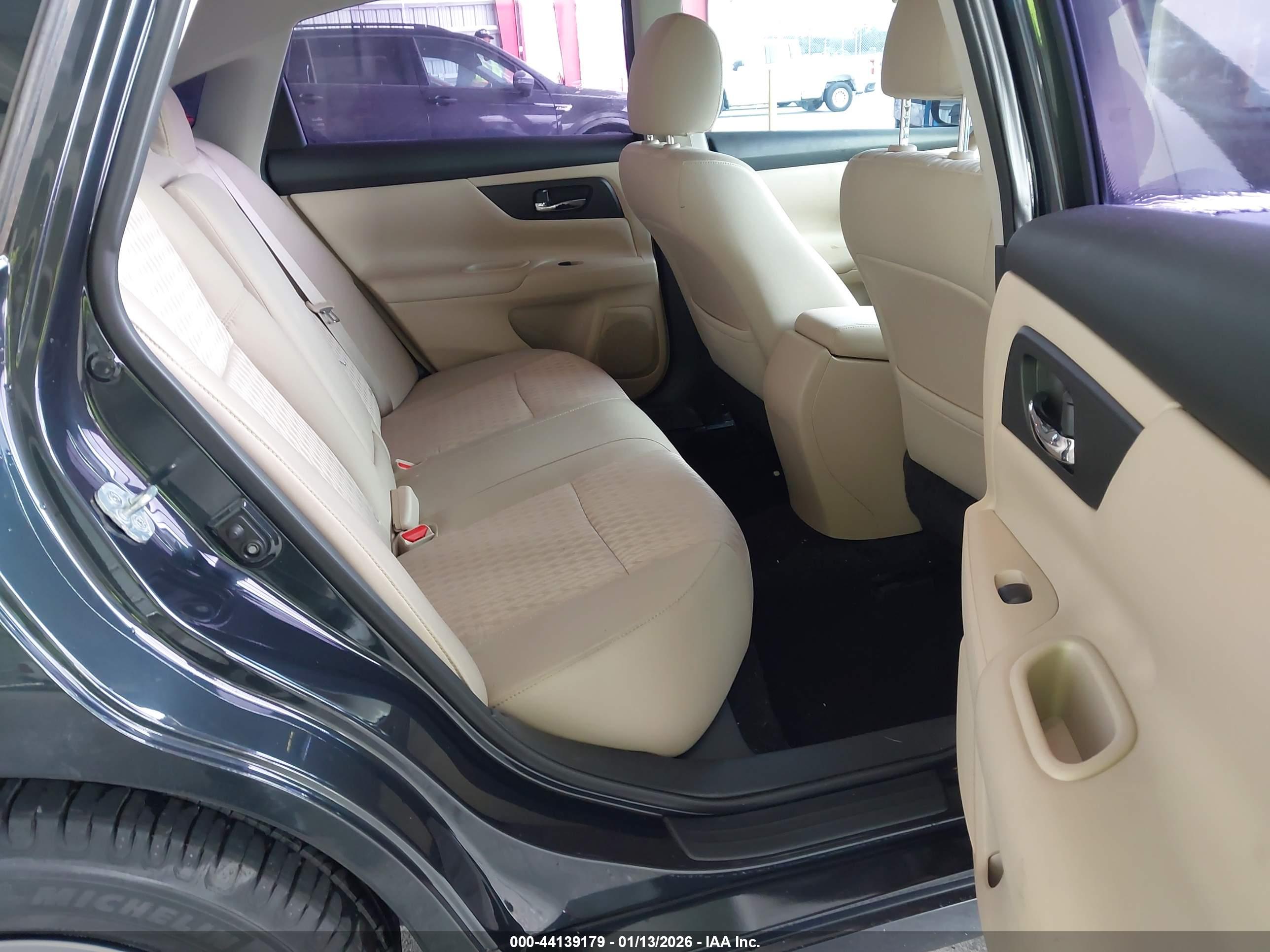 NISSAN ALTIMA image 8