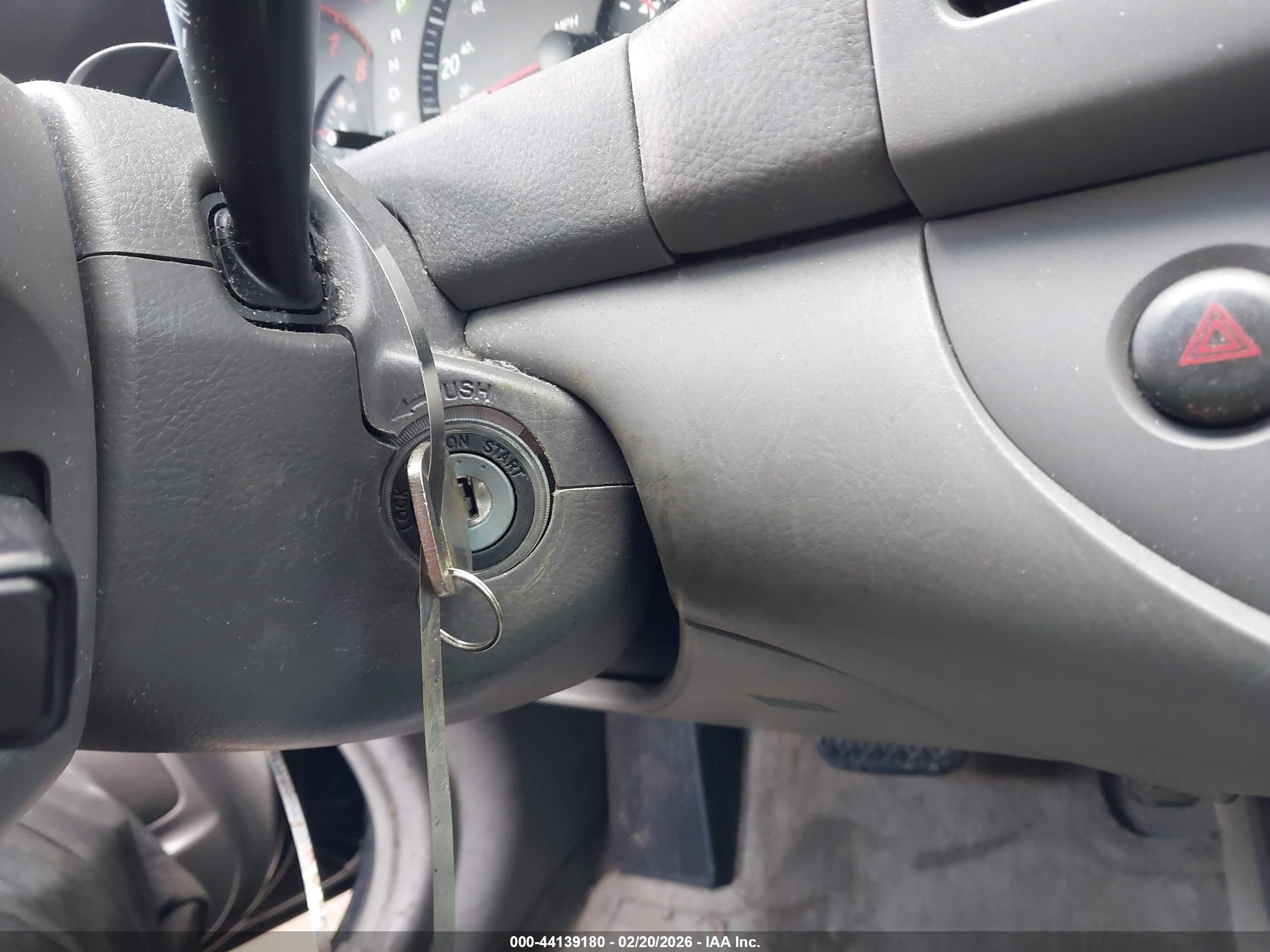 TOYOTA CAMRY image 11