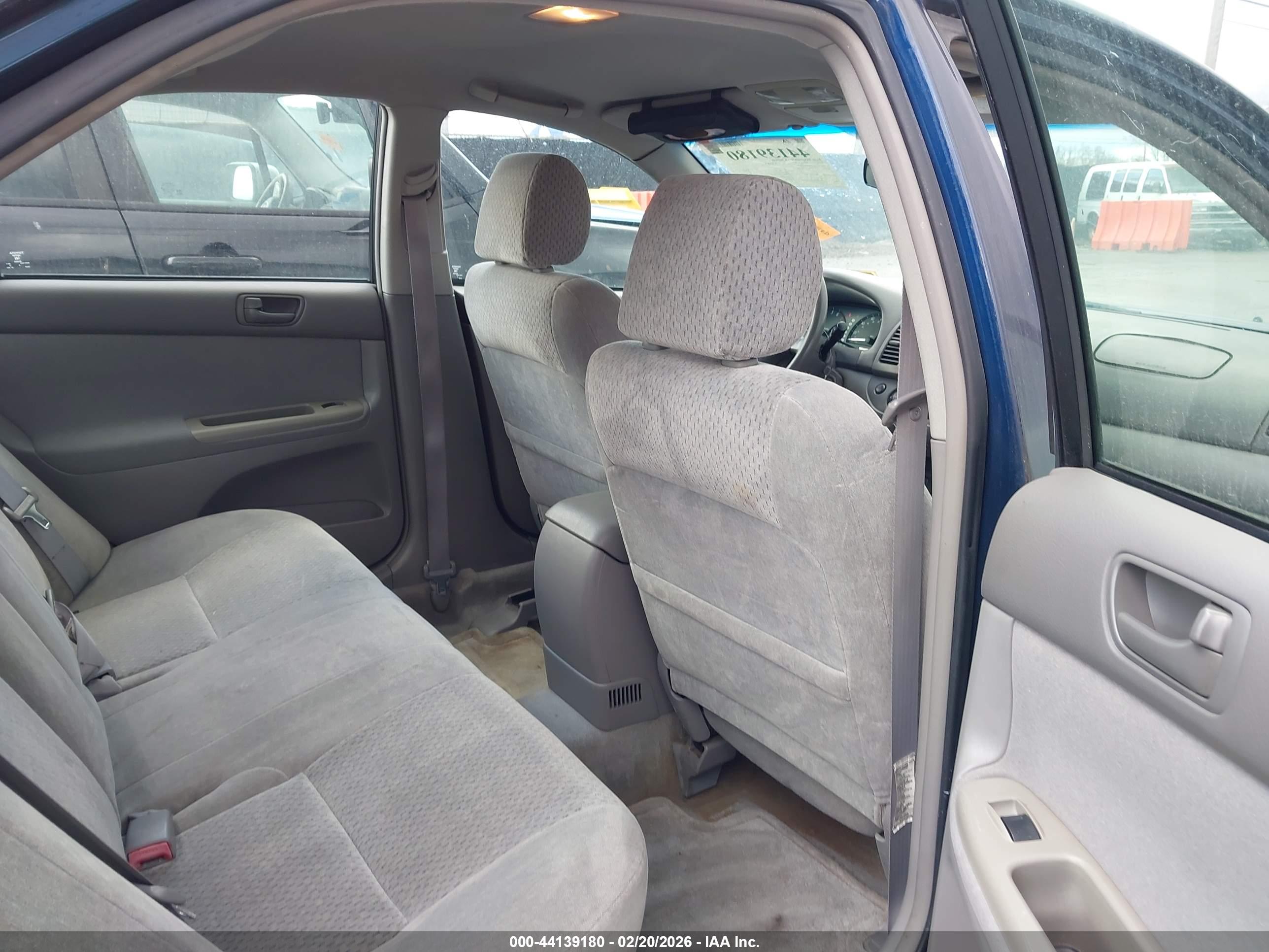 TOYOTA CAMRY image 8