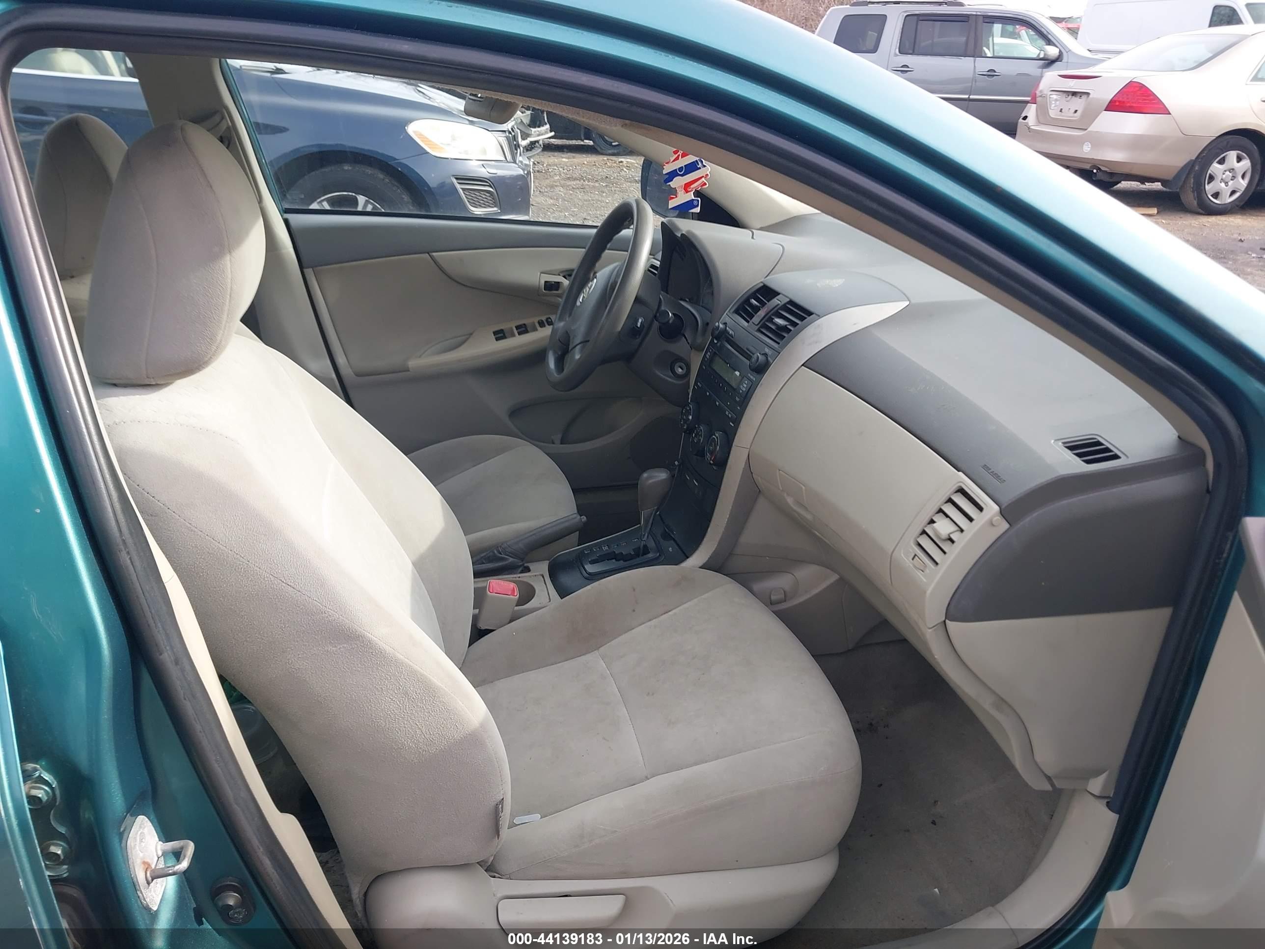 TOYOTA COROLLA image 5