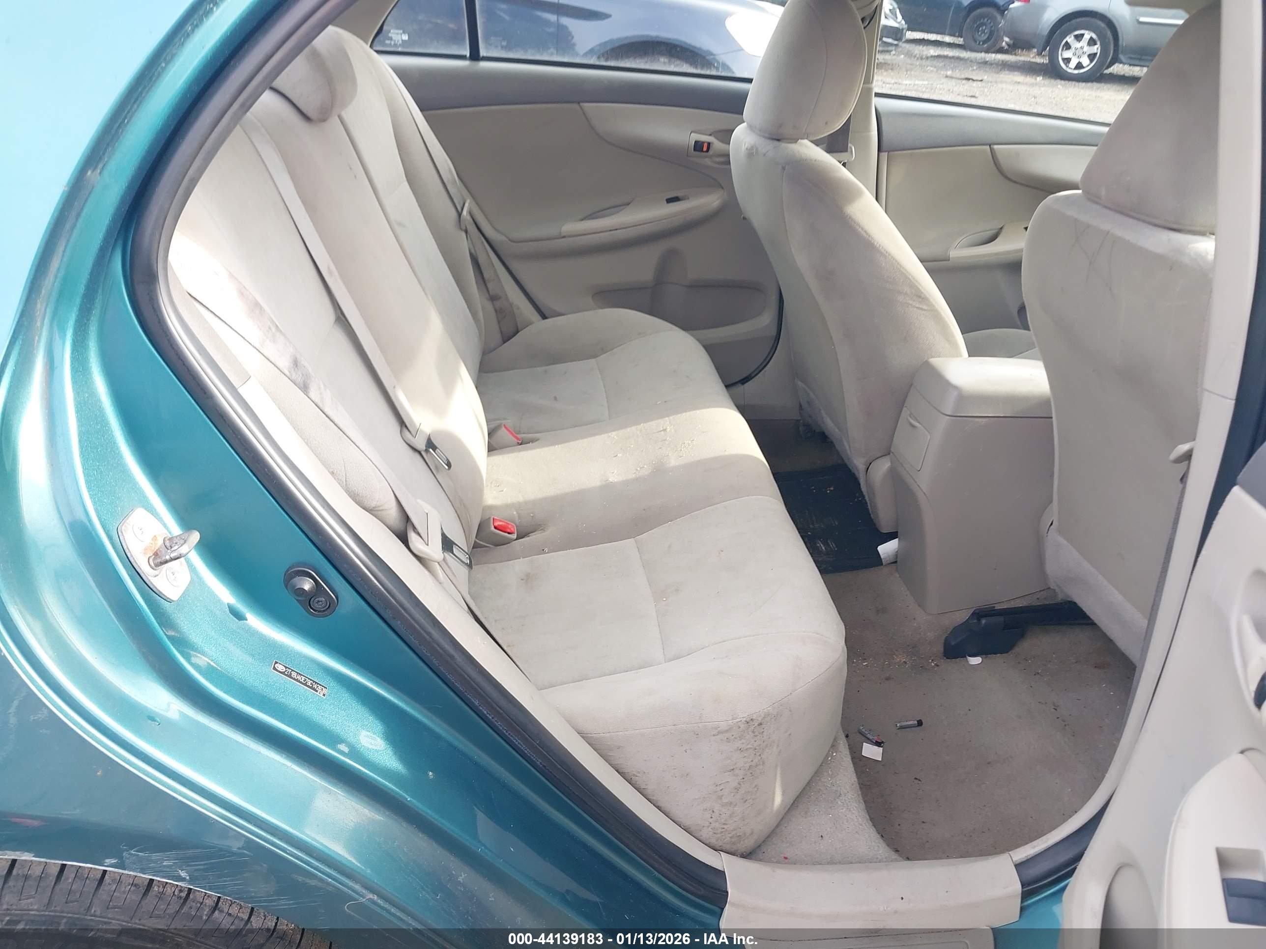 TOYOTA COROLLA image 8