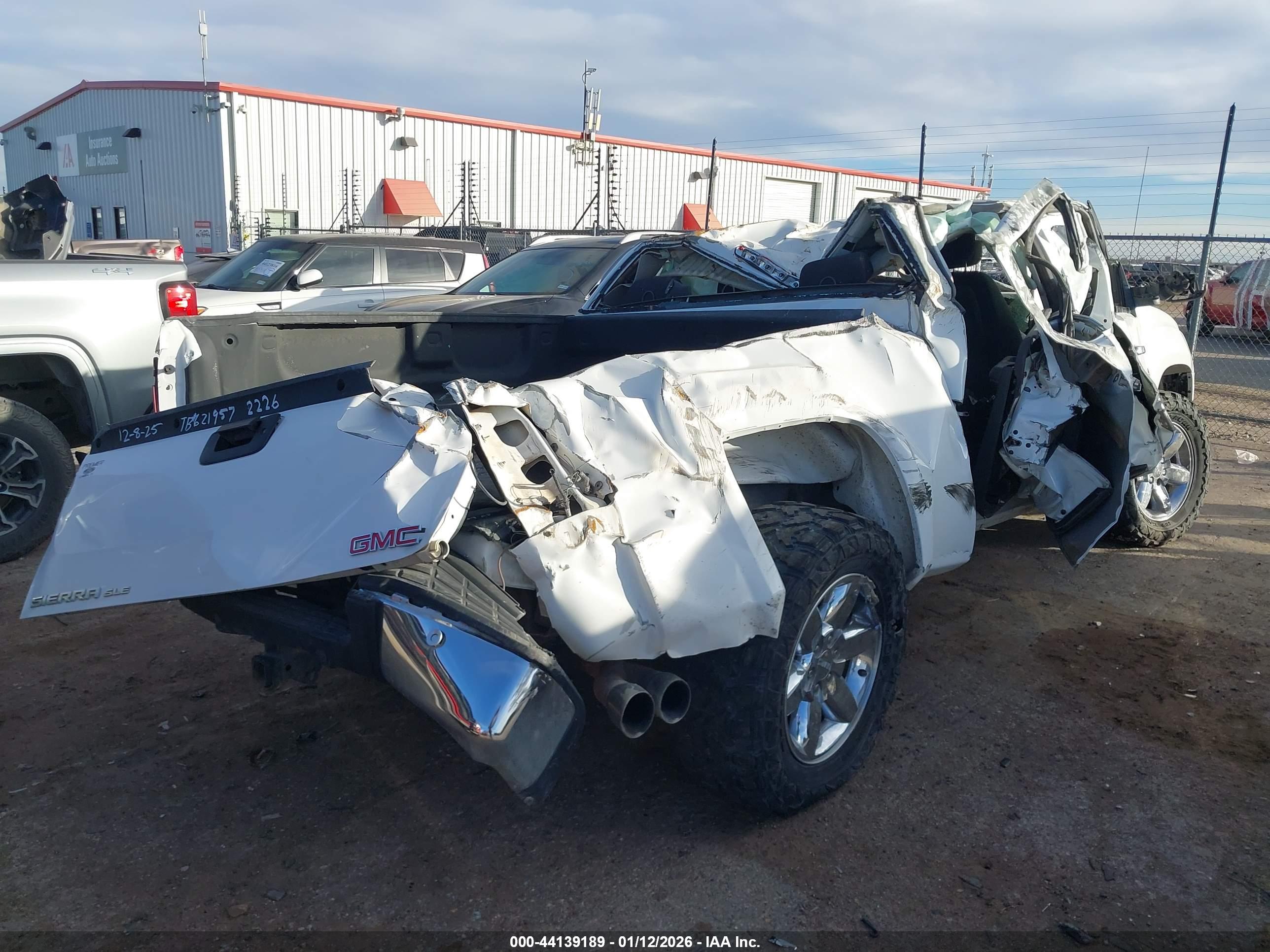 GMC SIERRA image 4