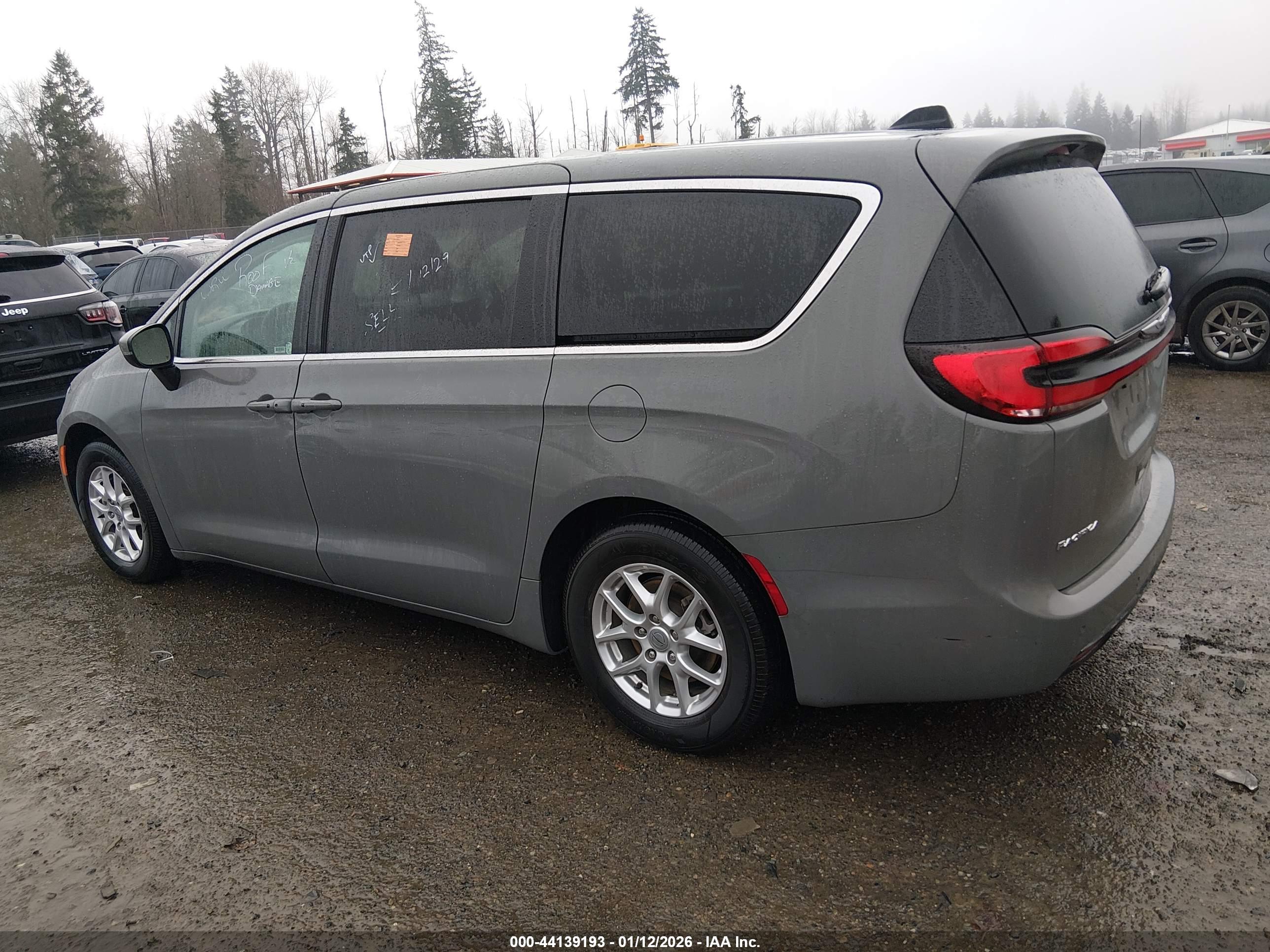 CHRYSLER PACIFICA image 3