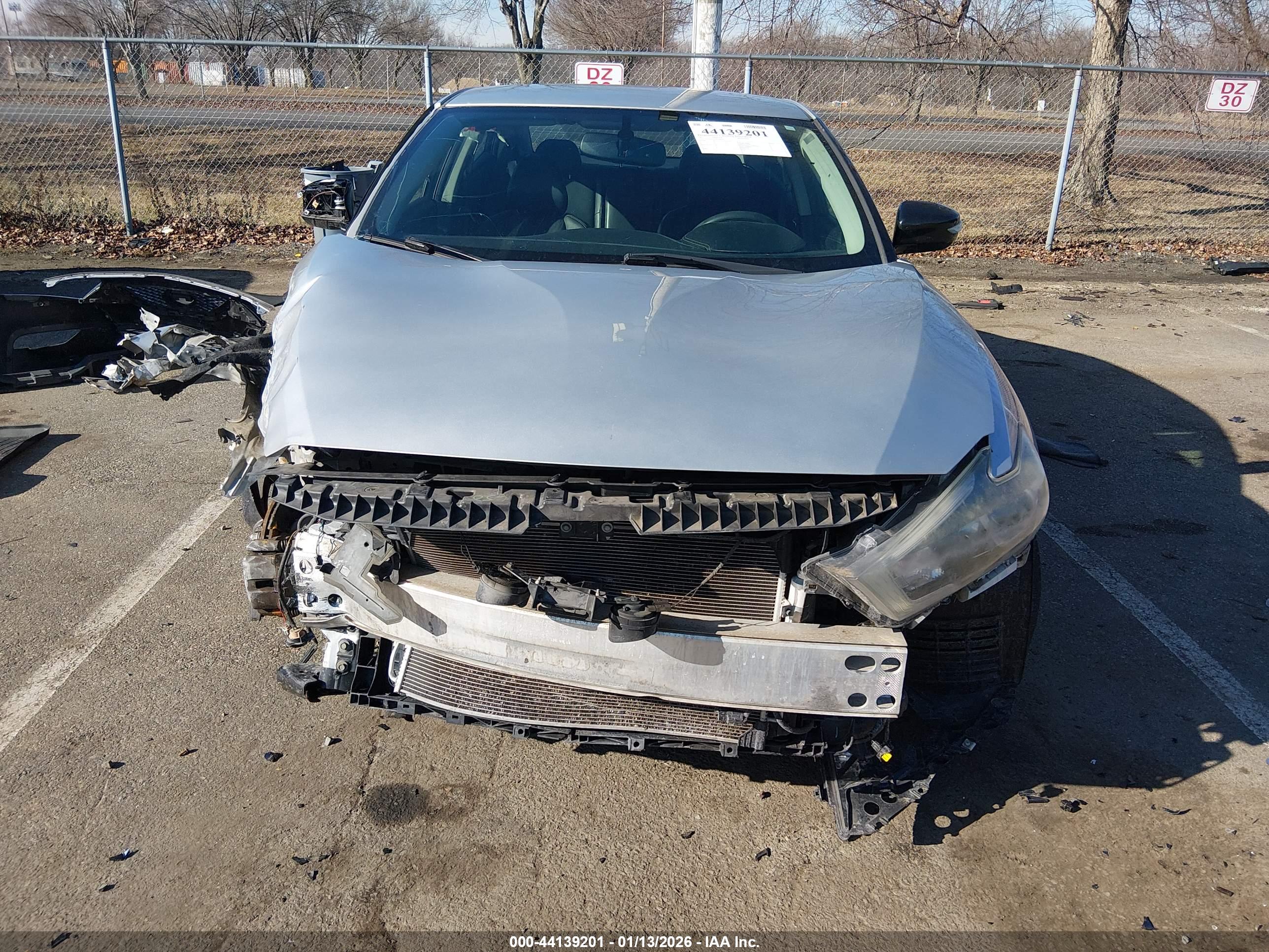 NISSAN MAXIMA image 6