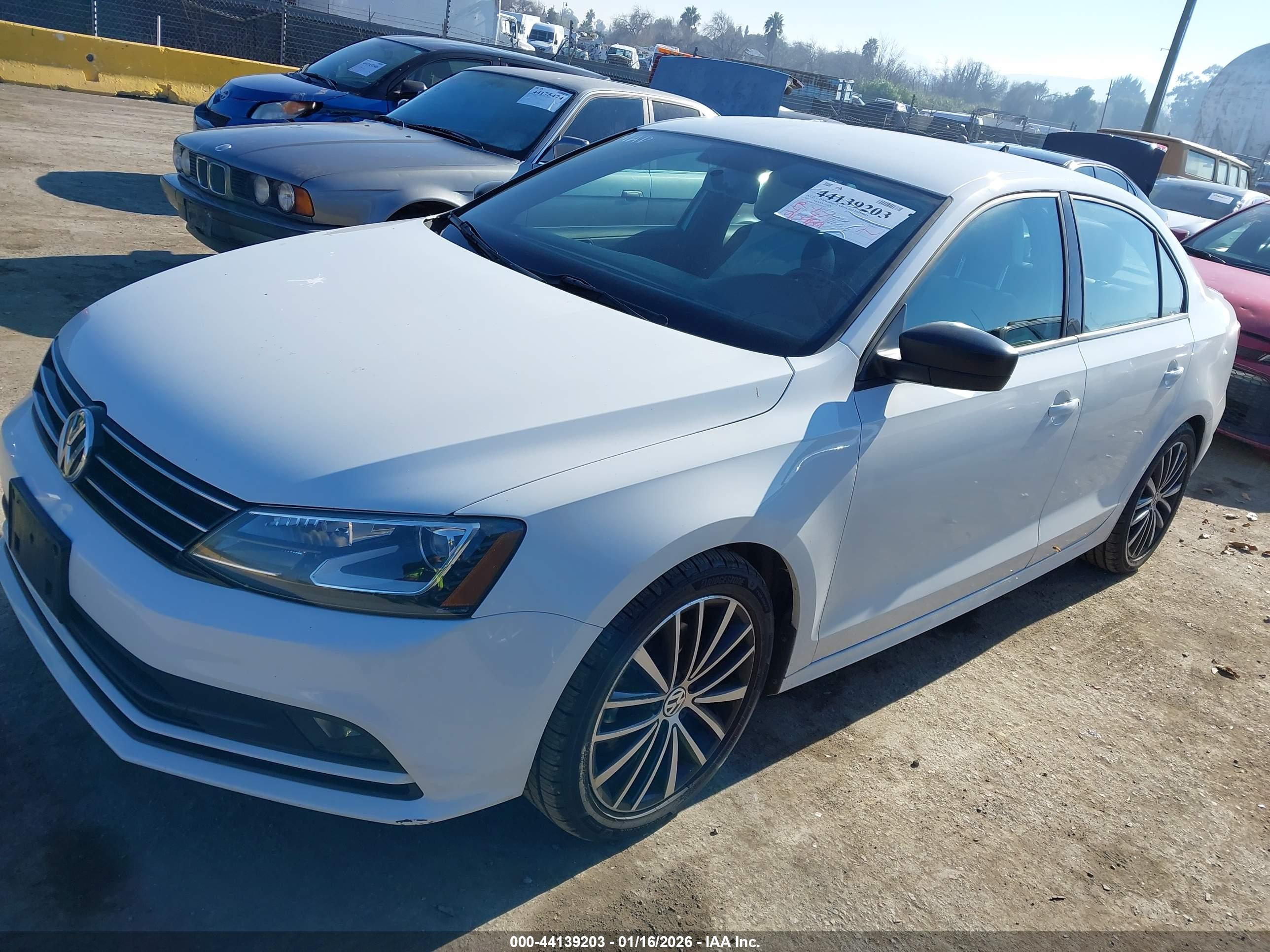 VOLKSWAGEN JETTA image 2