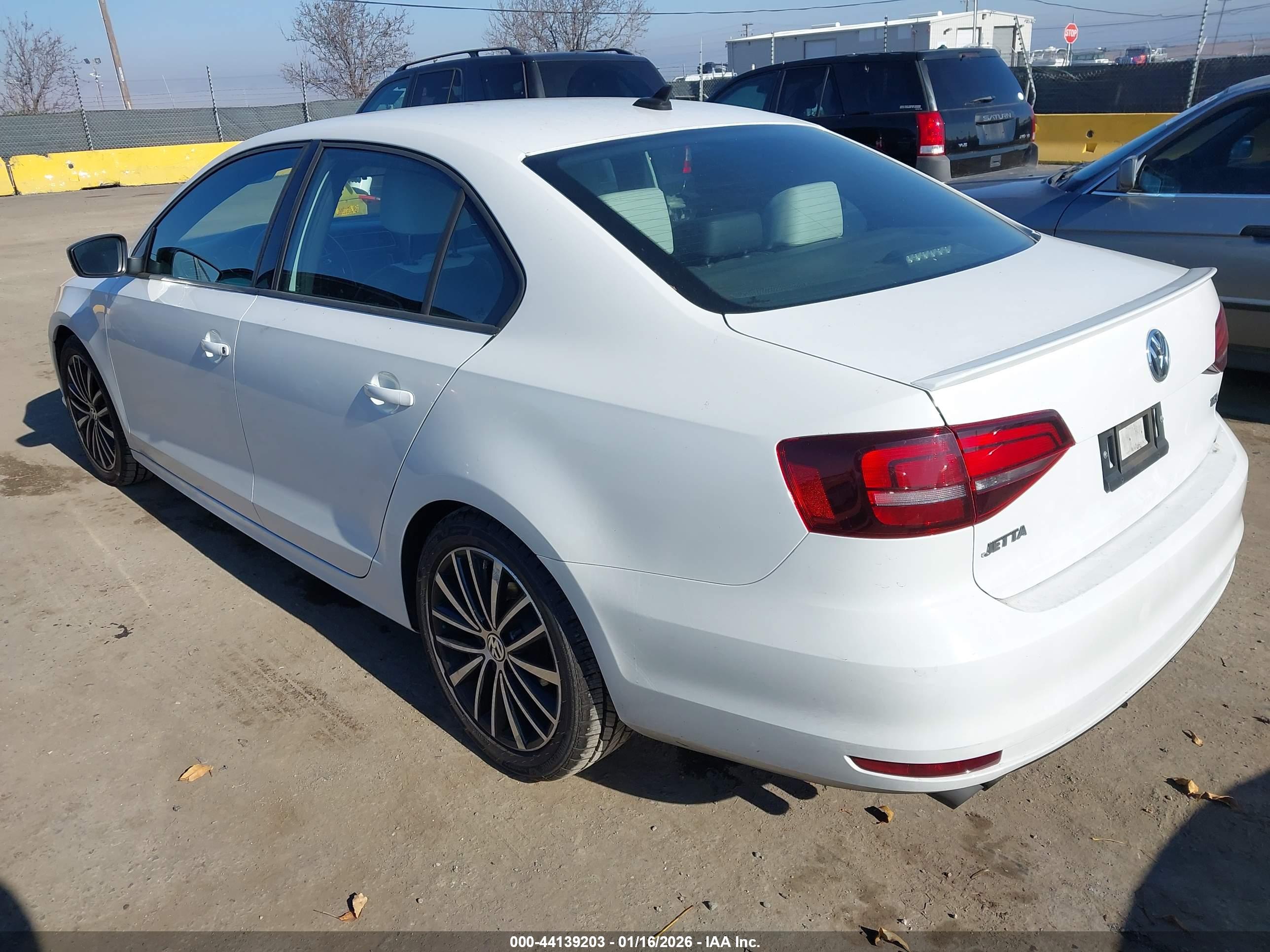 VOLKSWAGEN JETTA image 3