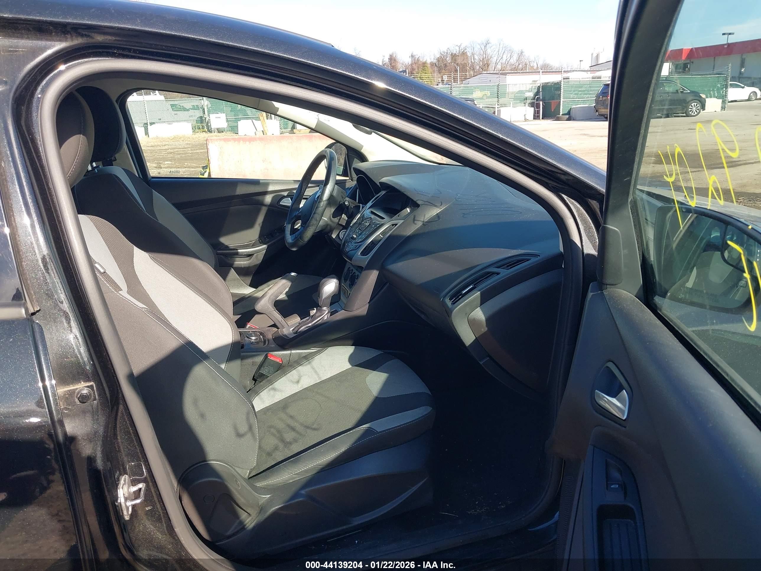 FORD FOCUS image 5